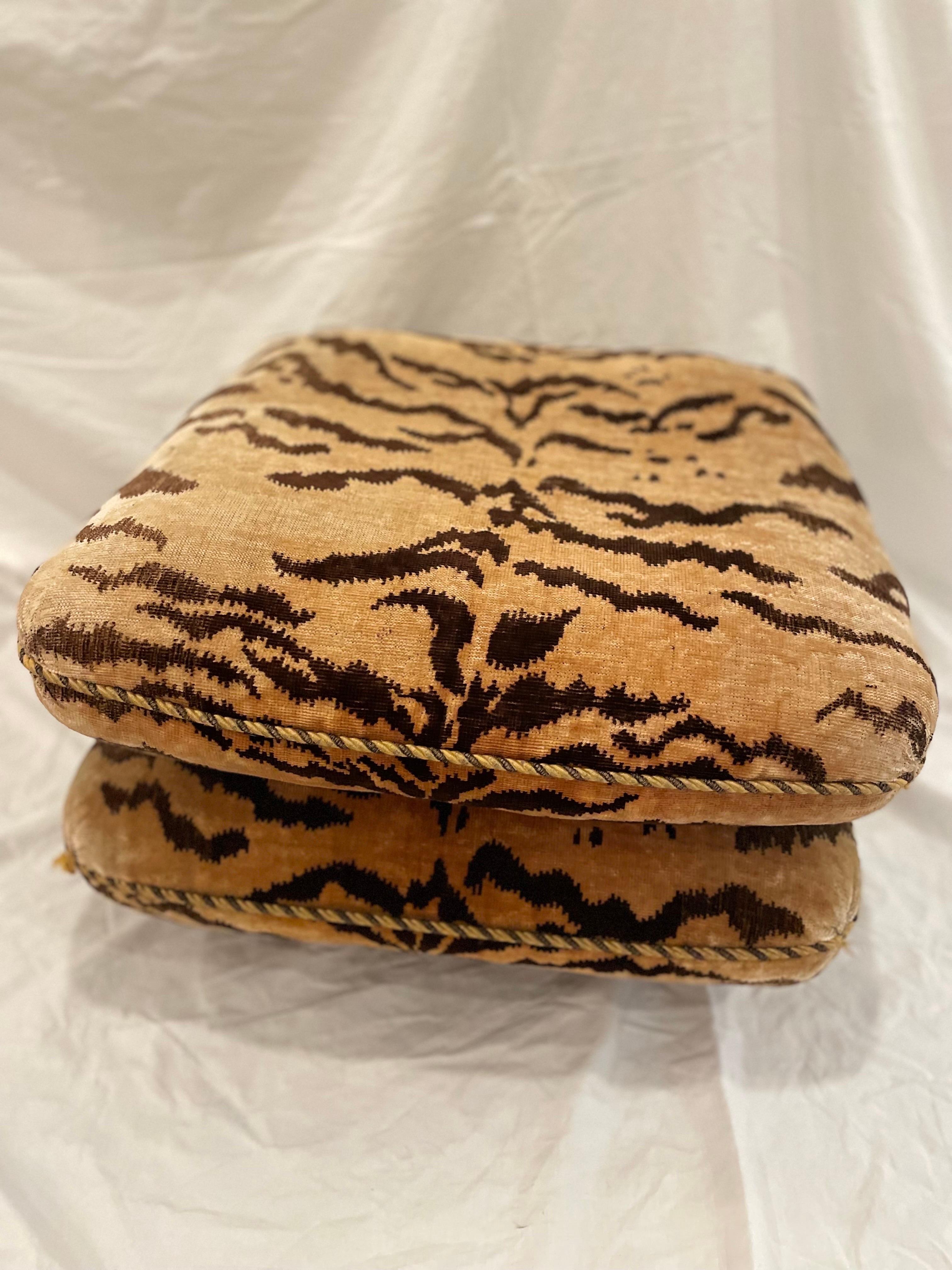 1960's Italian Scalamandré Le Tigre Stacked Cushion Ottoman In Fair Condition For Sale In Cookeville, TN