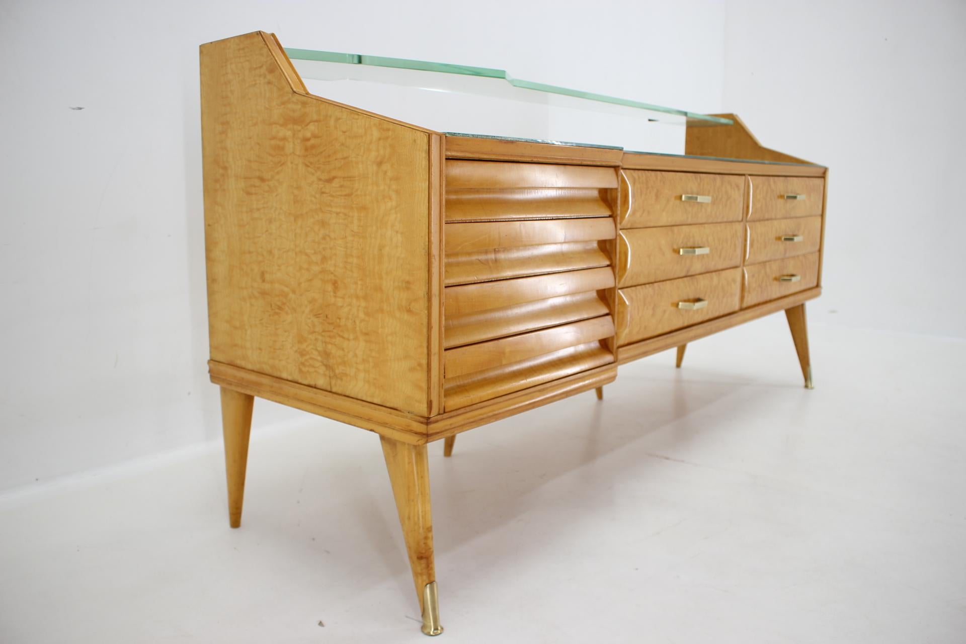 1960s Italian Sideboard/Chest of Drawers in High Gloss Finish with Glass Top and For Sale 15