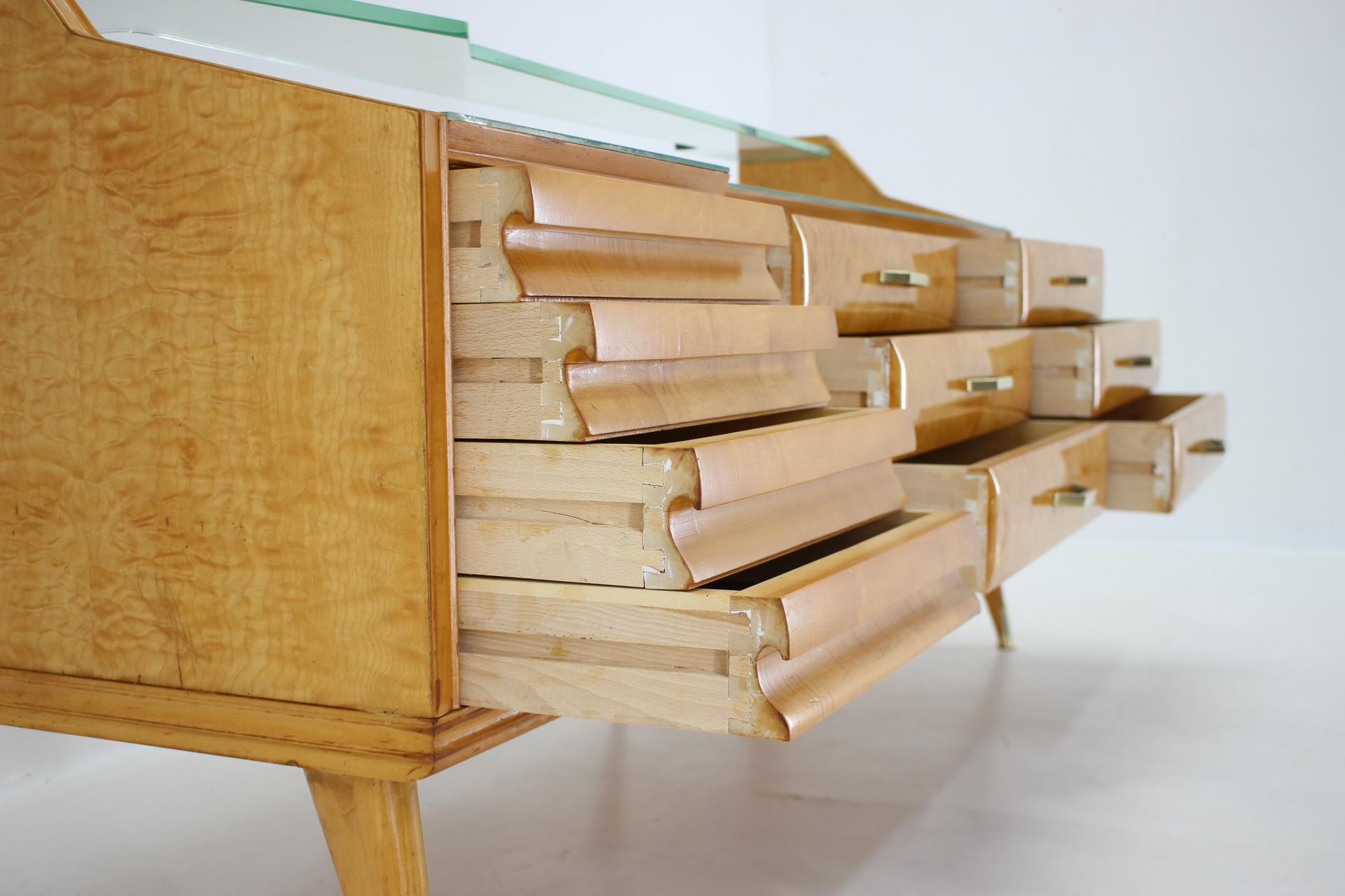 1960s Italian Sideboard/Chest of Drawers in High Gloss Finish with Glass Top and For Sale 1