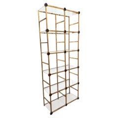 Italienische Etagere aus vergoldetem Metall mit sechs Ablagen aus den 1960er Jahren und runden Bernsteinglas-Einlagen