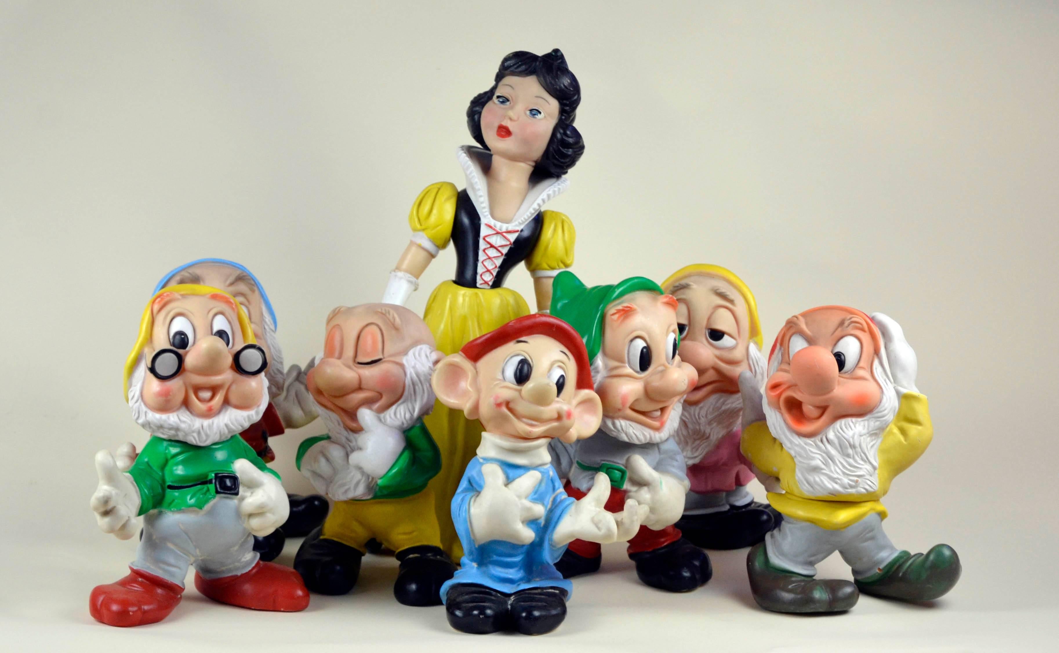 1960s Italian Snow White and the Seven Dwarfs Whistling Rubber Toys for Disney 3