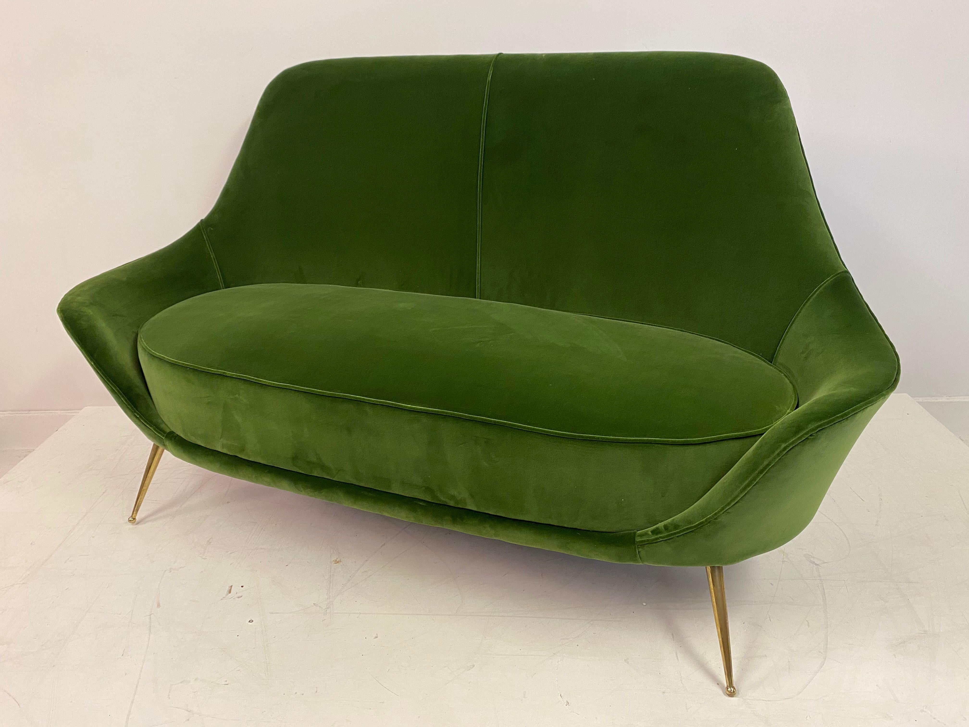 Mid-Century Modern 1960s Italian Sofa in Green Cotton Velvet