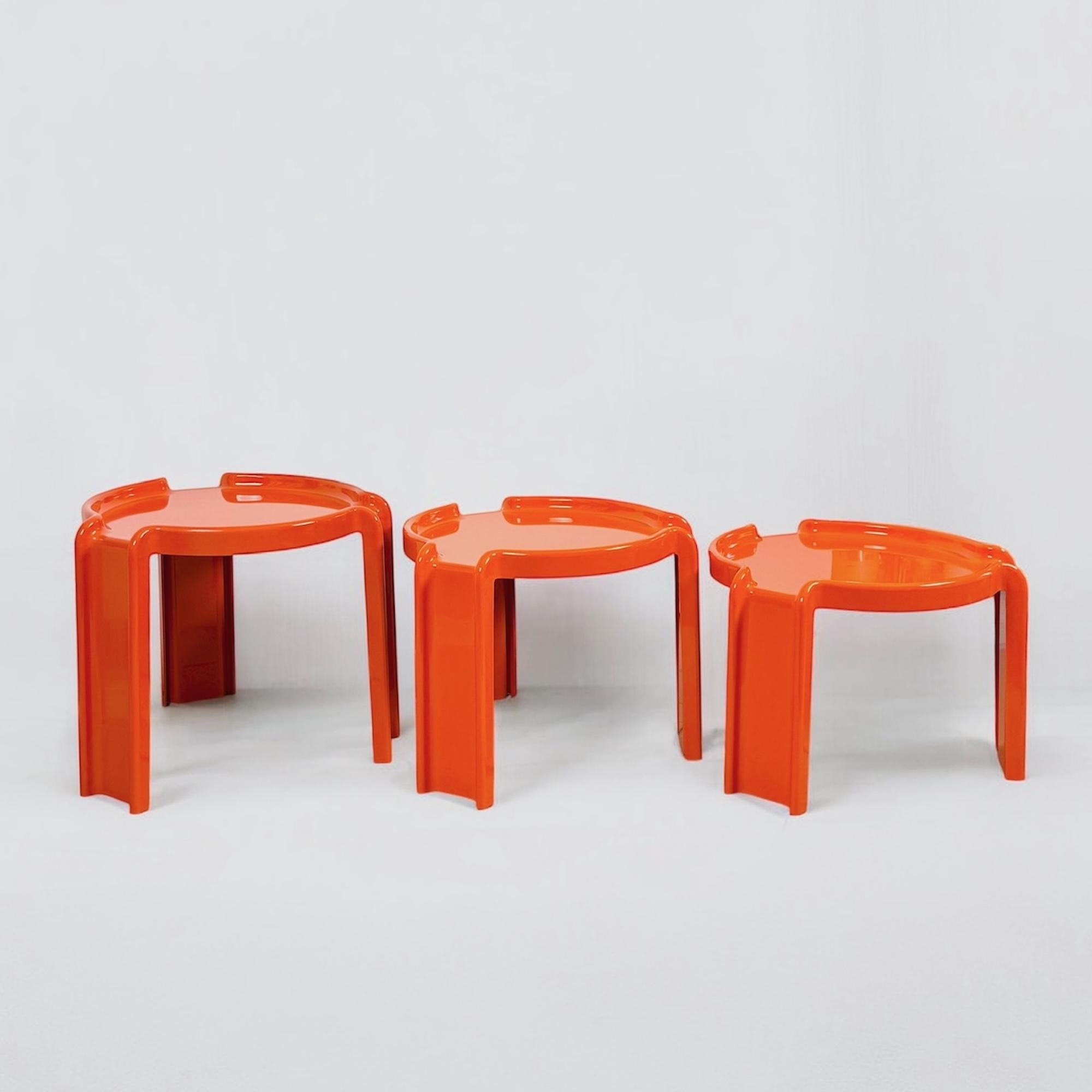 1960s Italian Space Age Giotto Stoppino Tables 4905/6/7 for Kartell, Orange Set For Sale 5