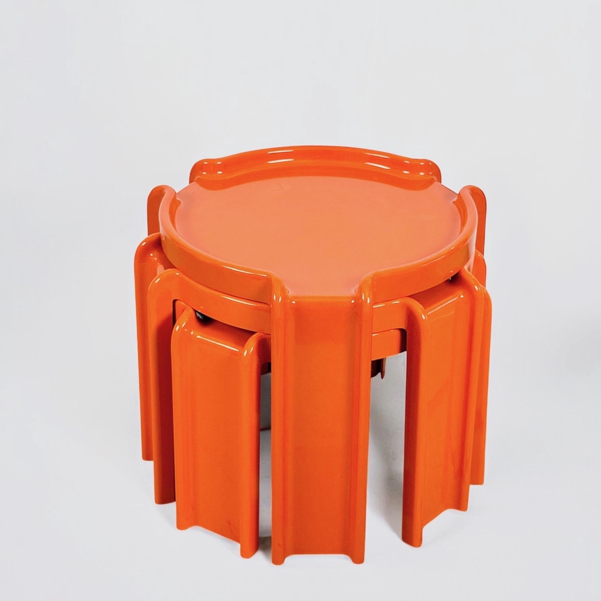 1960s Italian Space Age Giotto Stoppino Tables 4905/6/7 for Kartell, Orange Set For Sale 6