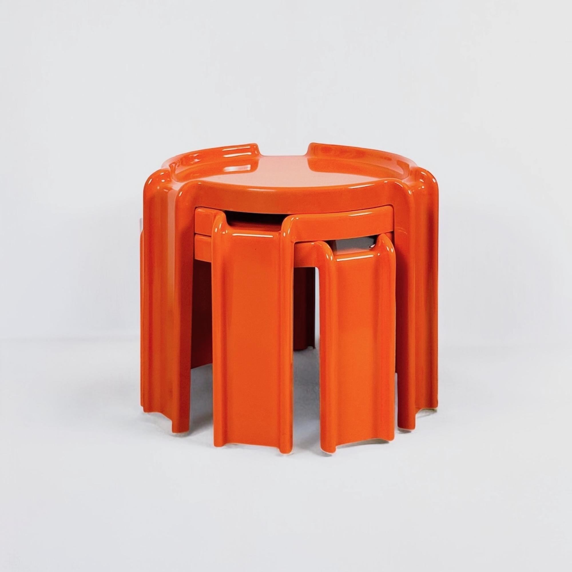1960s Italian Space Age Giotto Stoppino Tables 4905/6/7 for Kartell, Orange Set For Sale 7