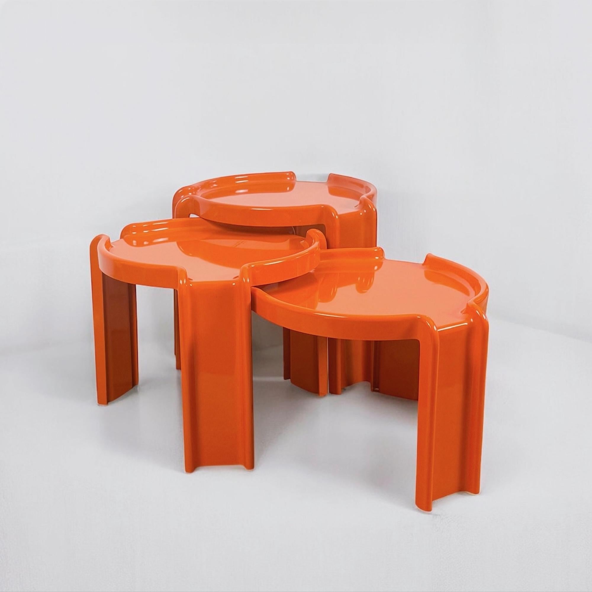 1960s Italian Space Age Giotto Stoppino Tables 4905/6/7 for Kartell, Orange Set For Sale 10