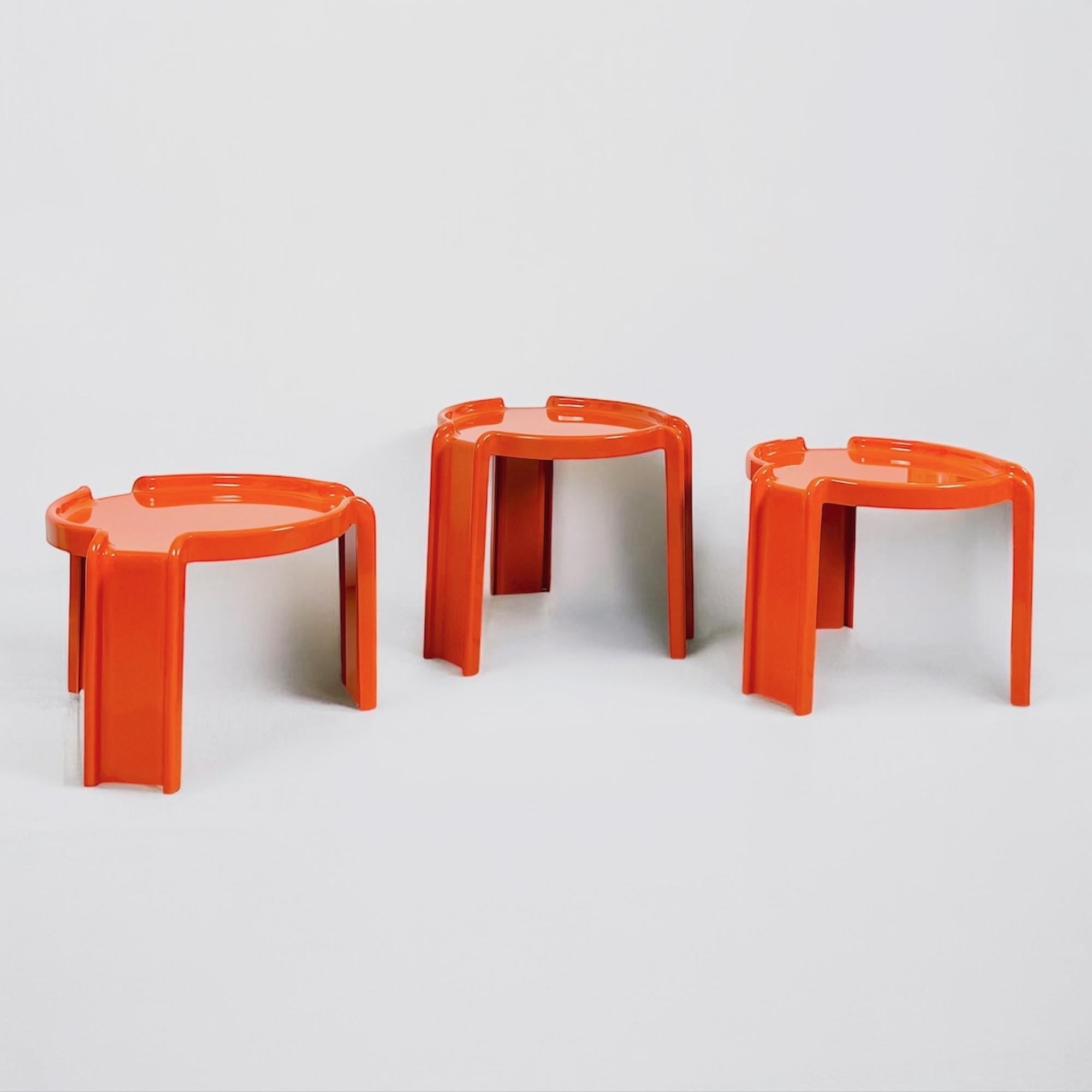 1960s Italian Space Age Giotto Stoppino Tables 4905/6/7 for Kartell, Orange Set For Sale 12