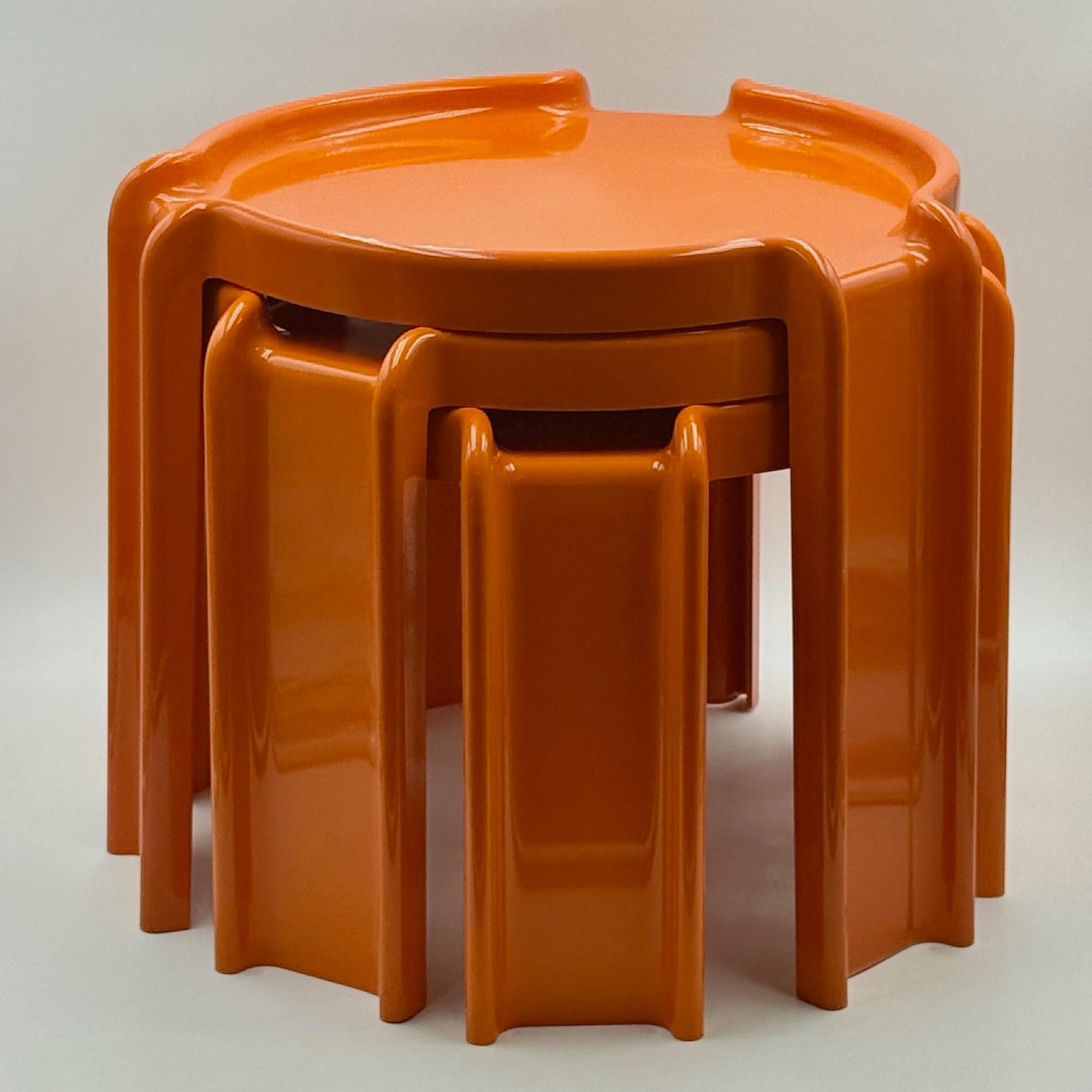 1960s Italian Space Age Giotto Stoppino Tables 4905/6/7 for Kartell, Orange Set For Sale 1