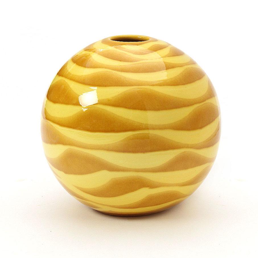 Italienische kugelförmige Vase aus den 1960er Jahren von Inarco im Zustand „Gut“ im Angebot in Sagaponack, NY