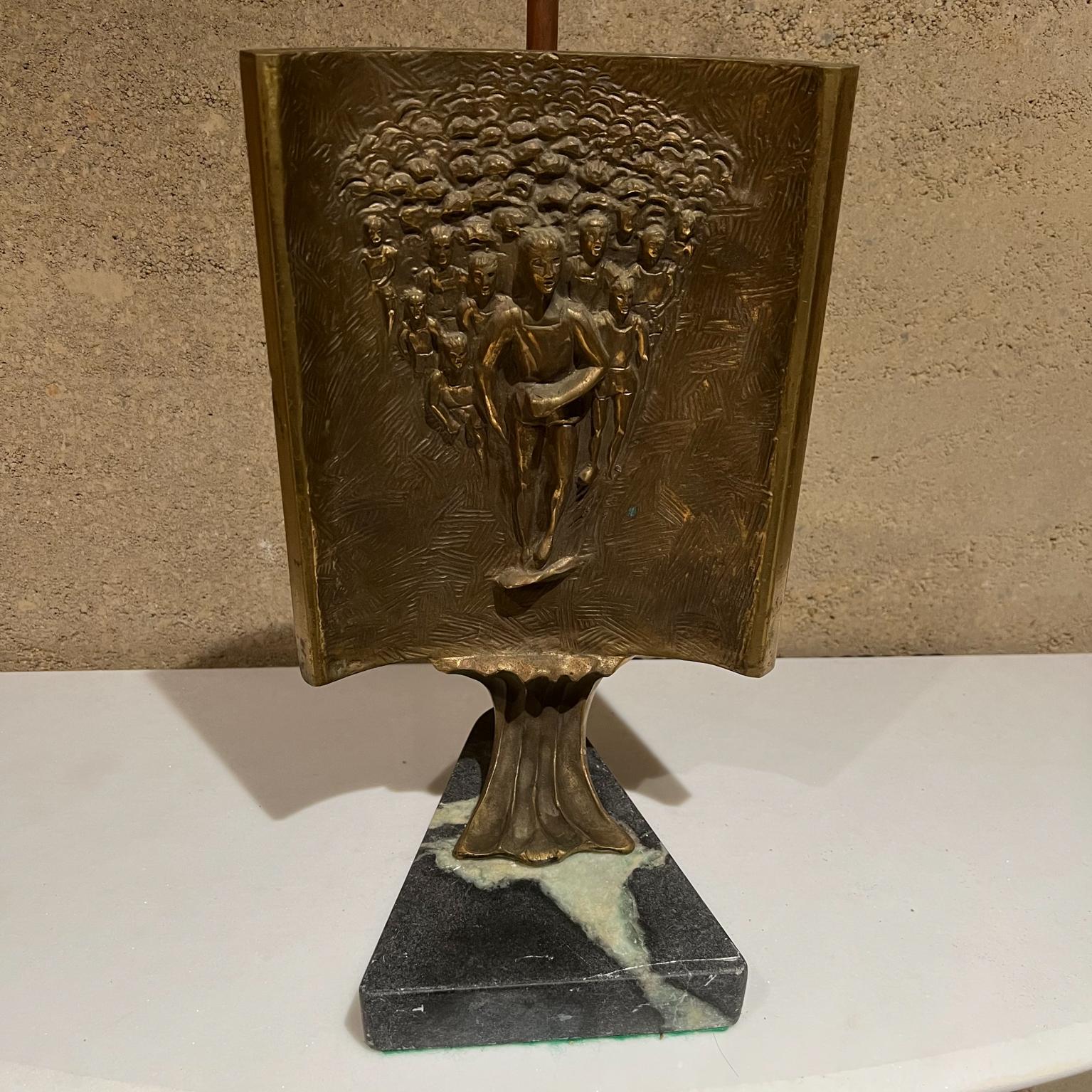 Lampe de table italienne des années 1960 Sculpture d'art mi-siècle en bronze avec base en marbre vert Italie en vente 9