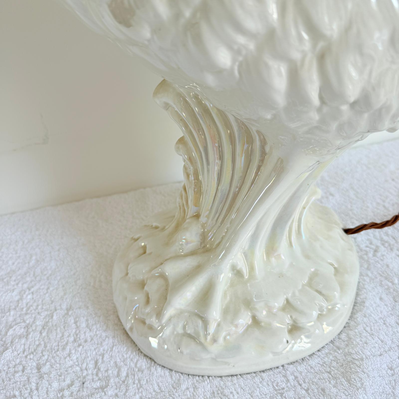 1960's Italian Table Lamp In White Glazed Ceramic For Sale 4