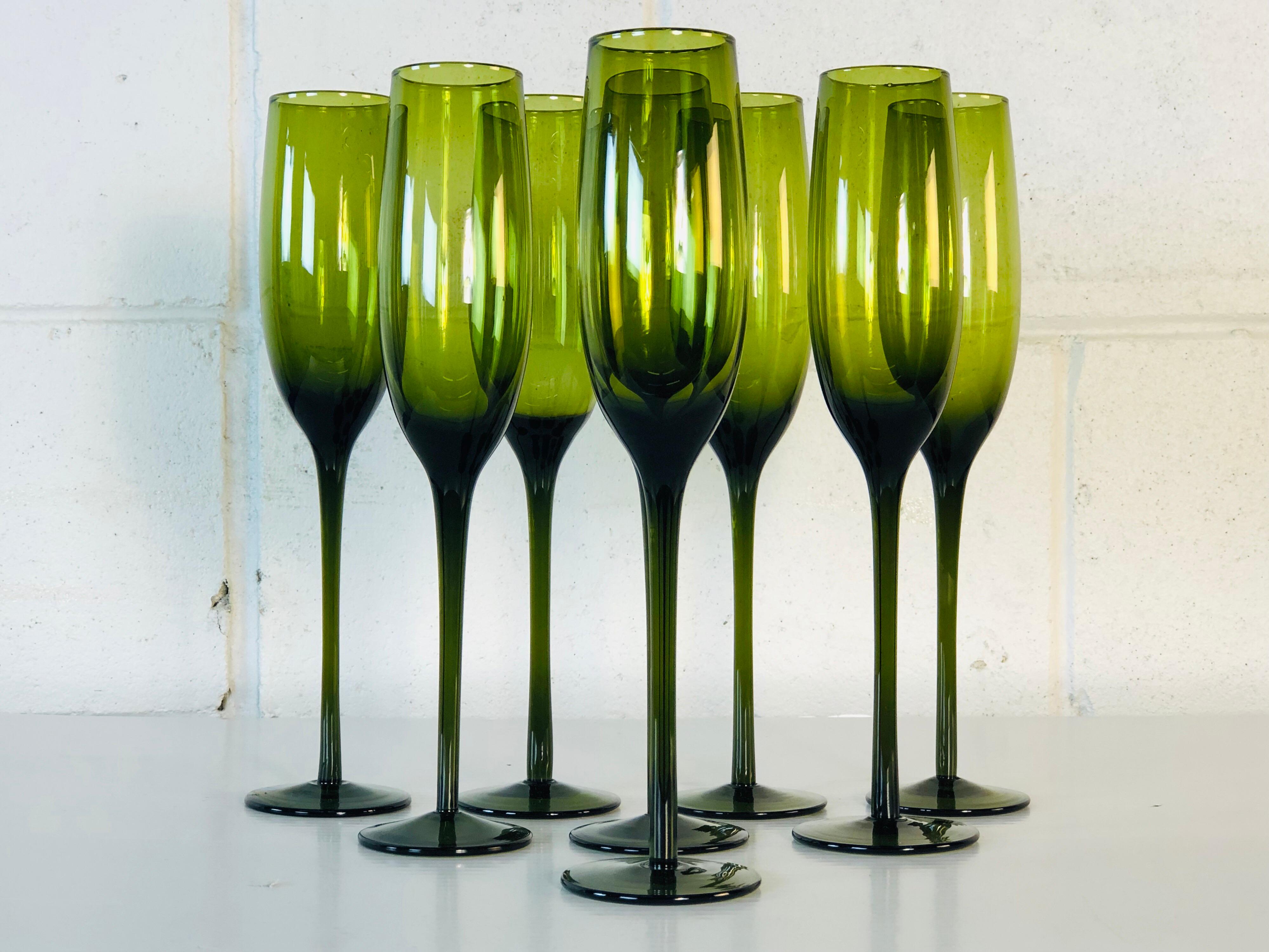 Mid-Century Modern 1960s Italian Tall Green Champagne Flutes, Set of 8 For Sale