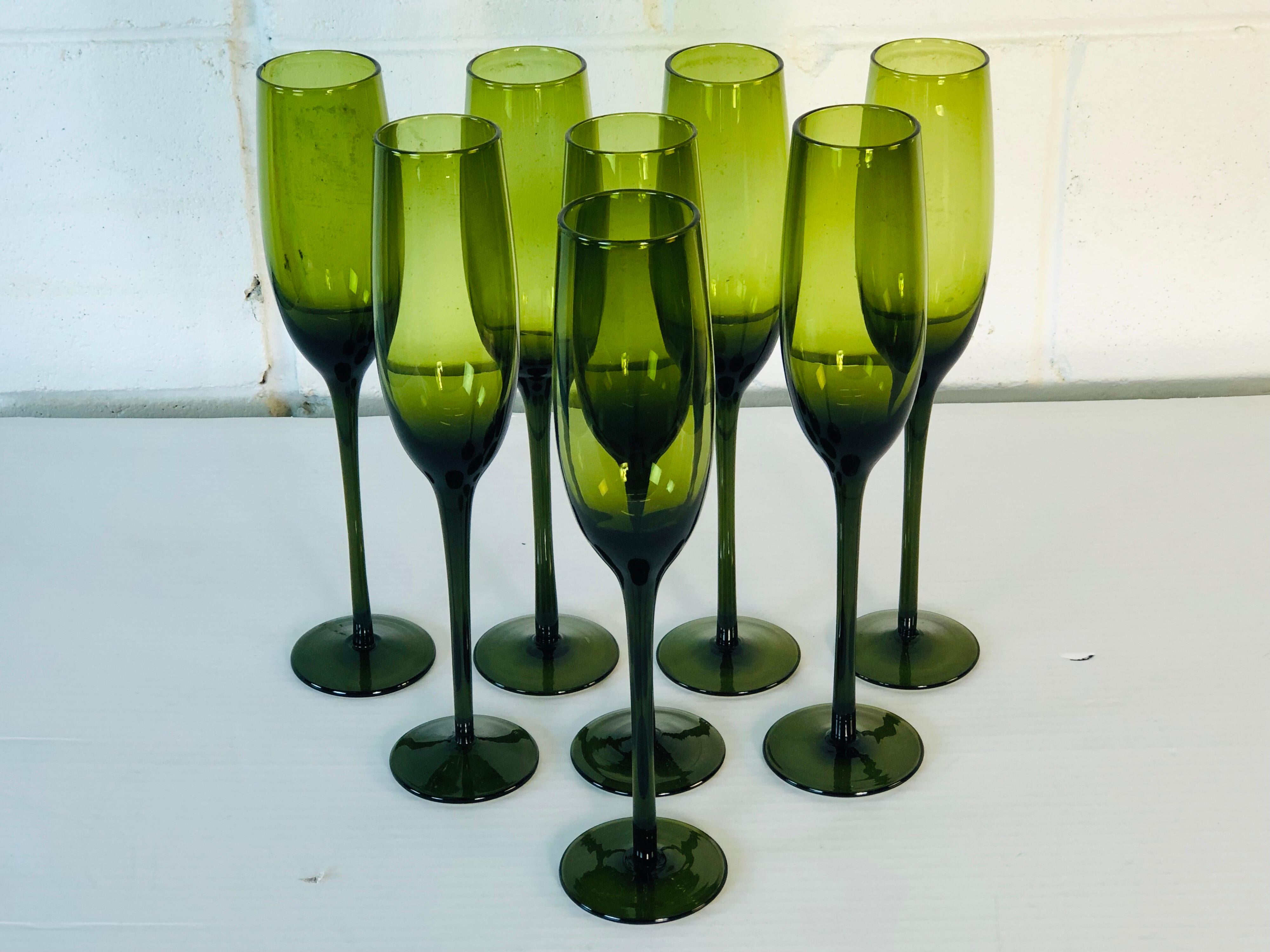 1960s Italian Tall Green Champagne Flutes, Set of 8 For Sale 1