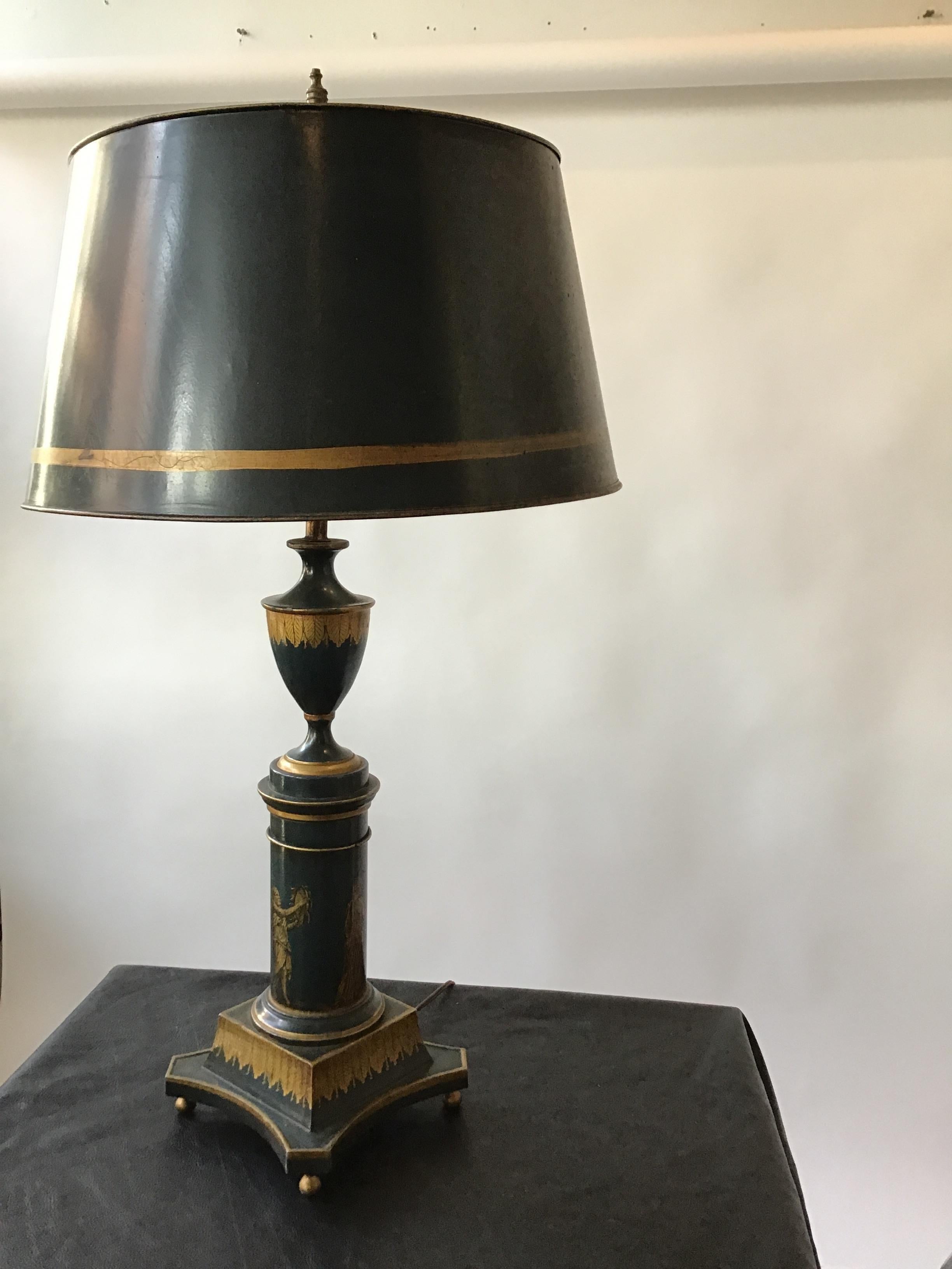 1960s Italian Tole Classical Lamp In Good Condition For Sale In Tarrytown, NY