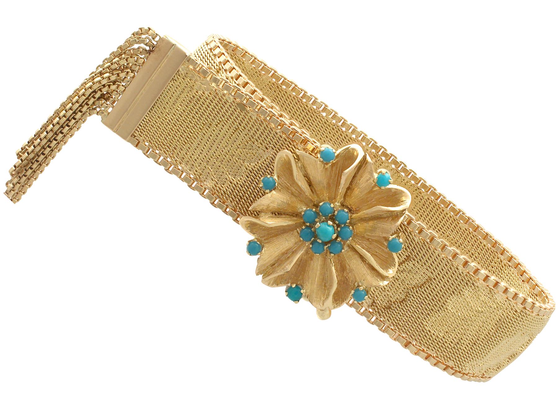 An impressive vintage Italian turquoise and 18k yellow gold adjustable milanese loop bracelet; part of our diverse vintage jewelry and estate jewelry collections

This fine and impressive vintage turquoise bracelet has been crafted in 18k yellow