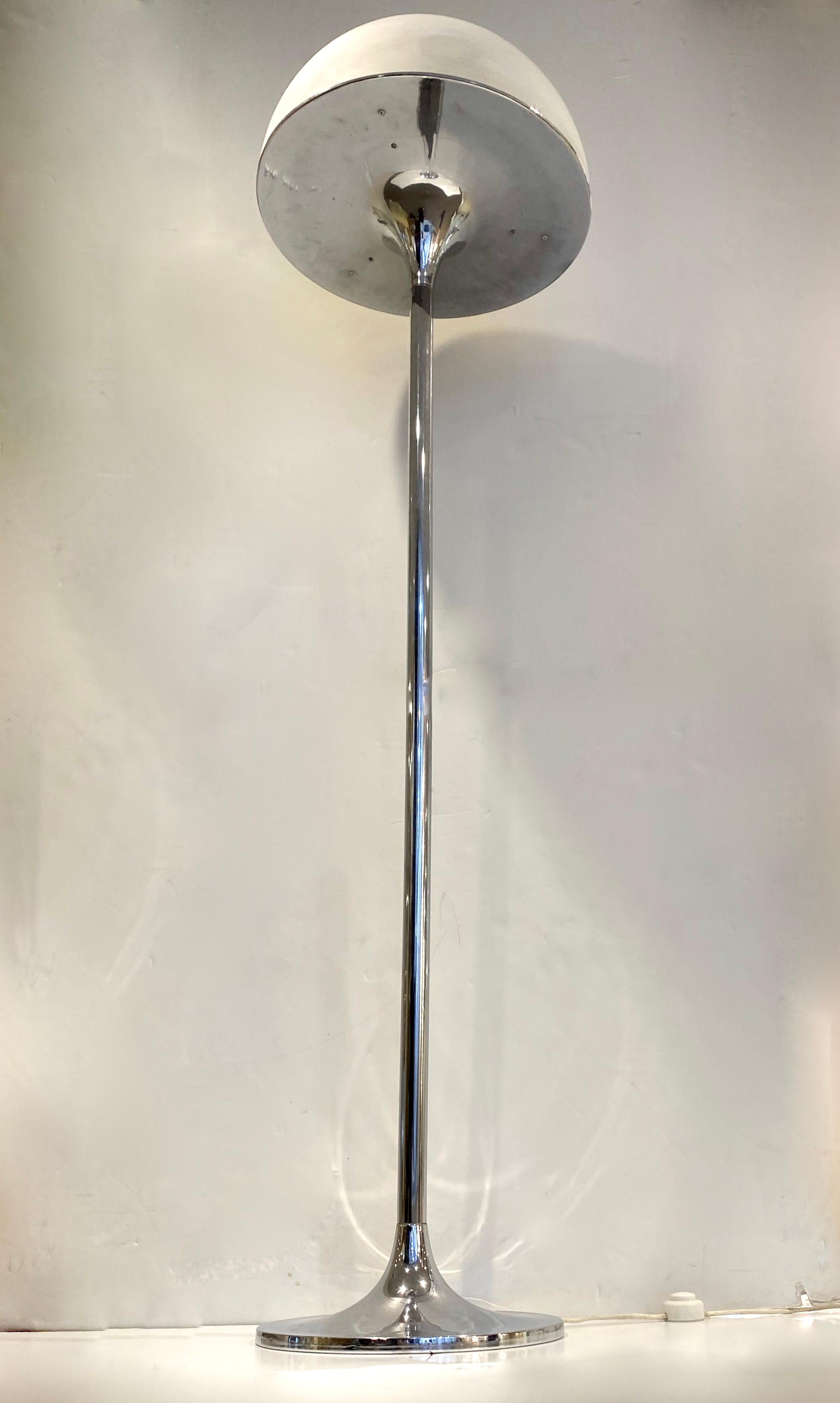Años 60, Italia Art Decó Vintage Mazzega Murano Blanco Cristal Níquel Lámpara de pie 2