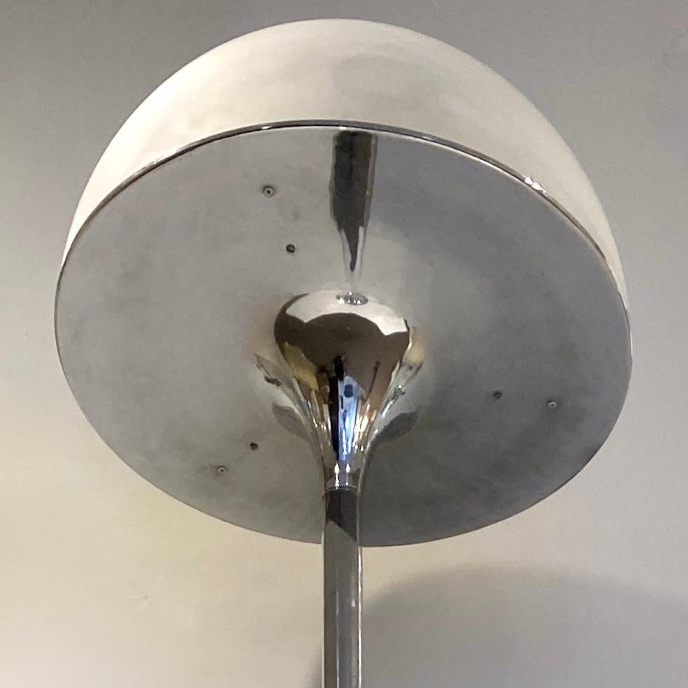 Años 60, Italia Art Decó Vintage Mazzega Murano Blanco Cristal Níquel Lámpara de pie 3