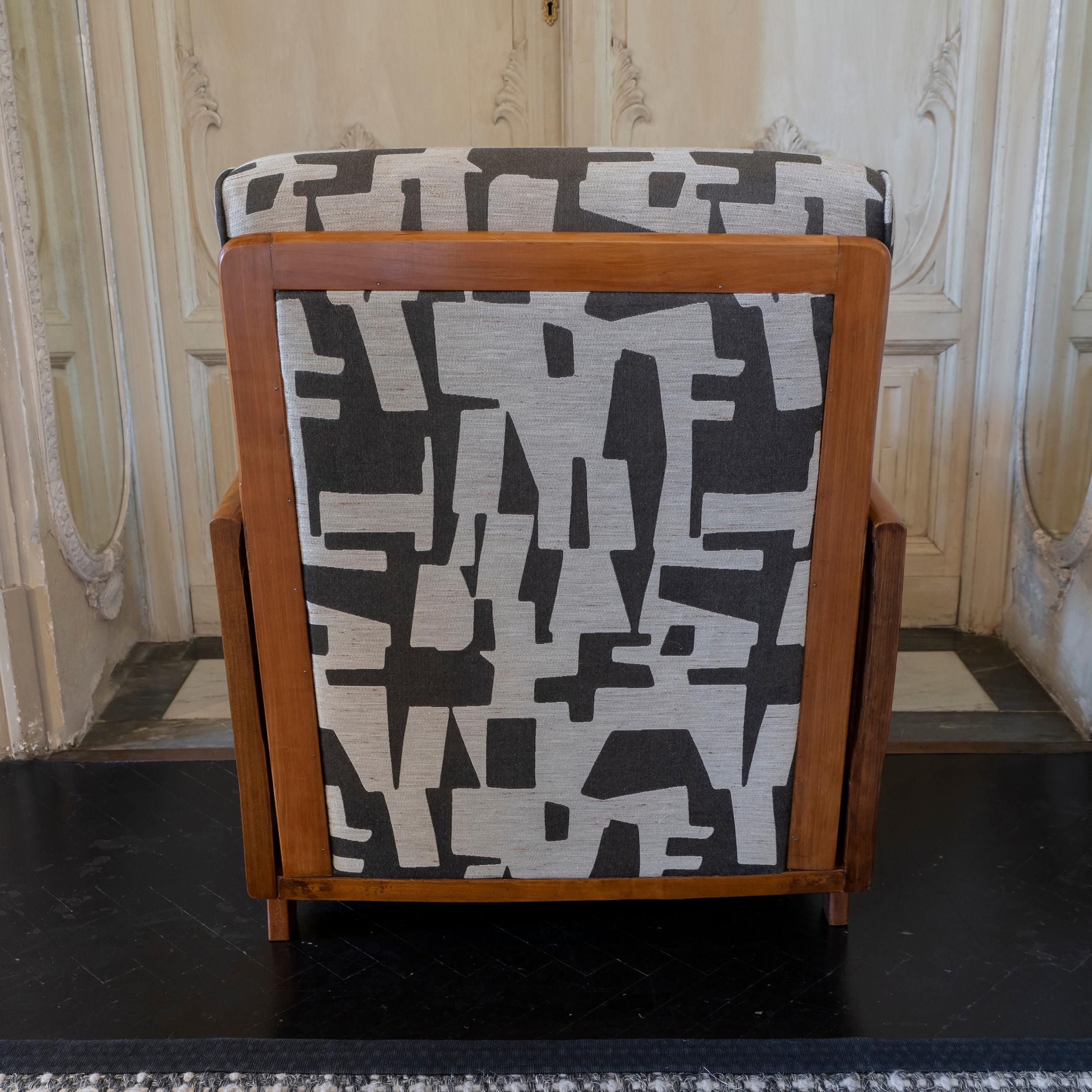 1960's Italian Walnut Armchair Jacquard Grafic Fabric 1
