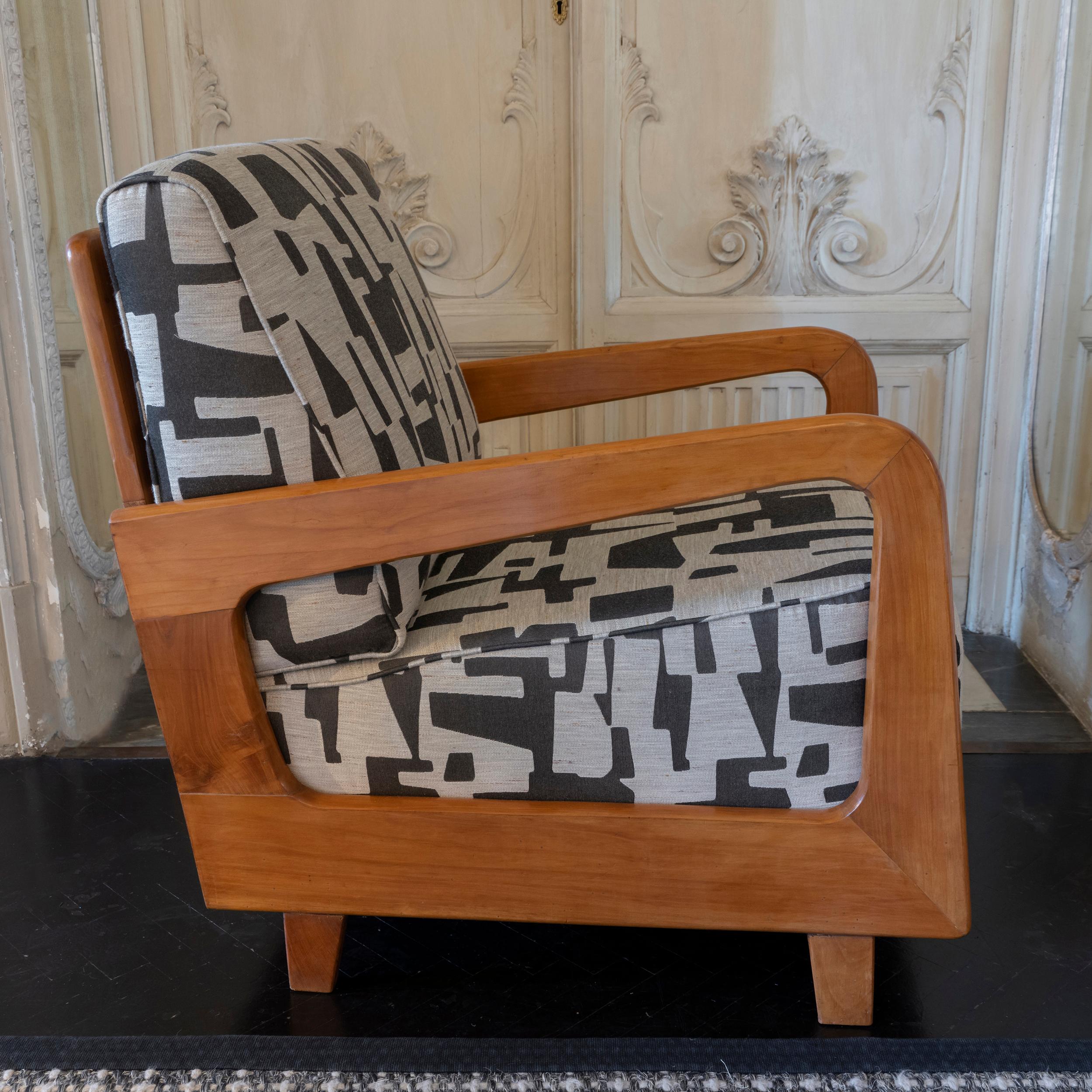 1960's Italian Walnut Armchair Jacquard Grafic Fabric 3