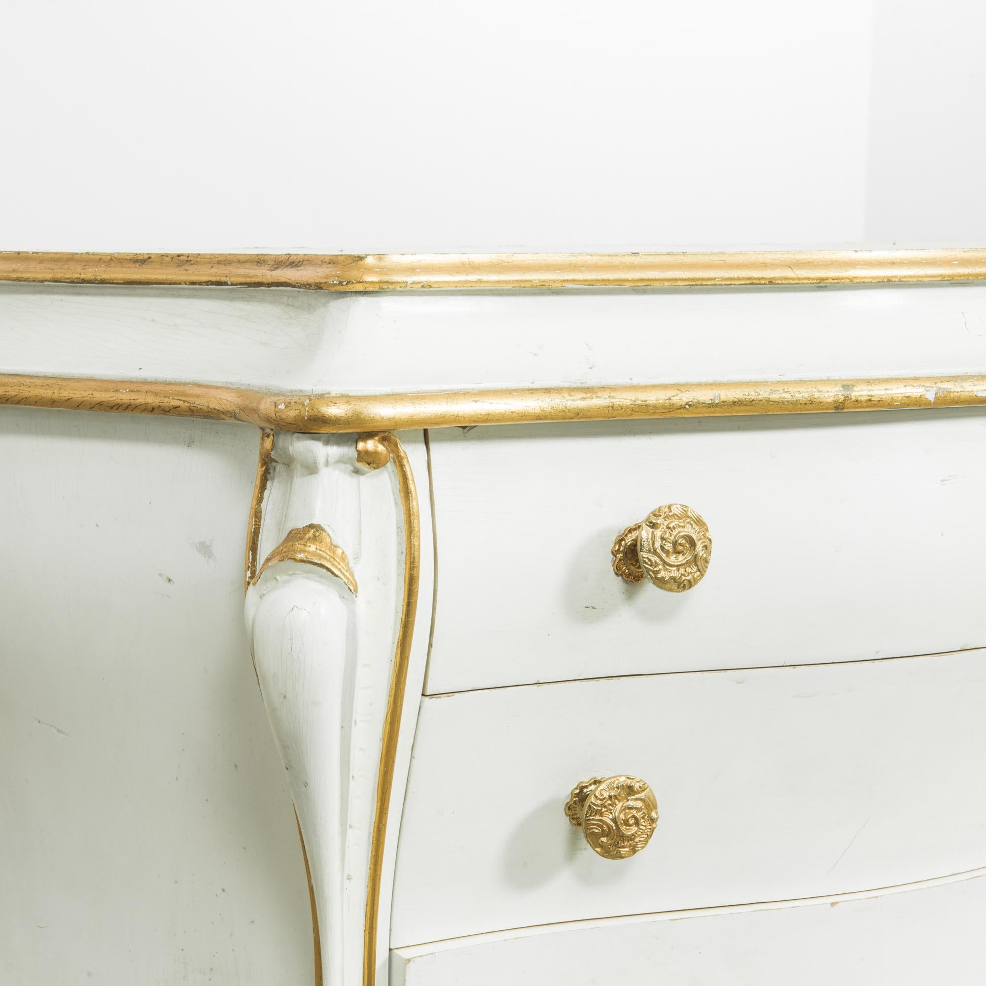 French Provincial 1960s Italian White Patinated Wooden Chest of Drawers For Sale