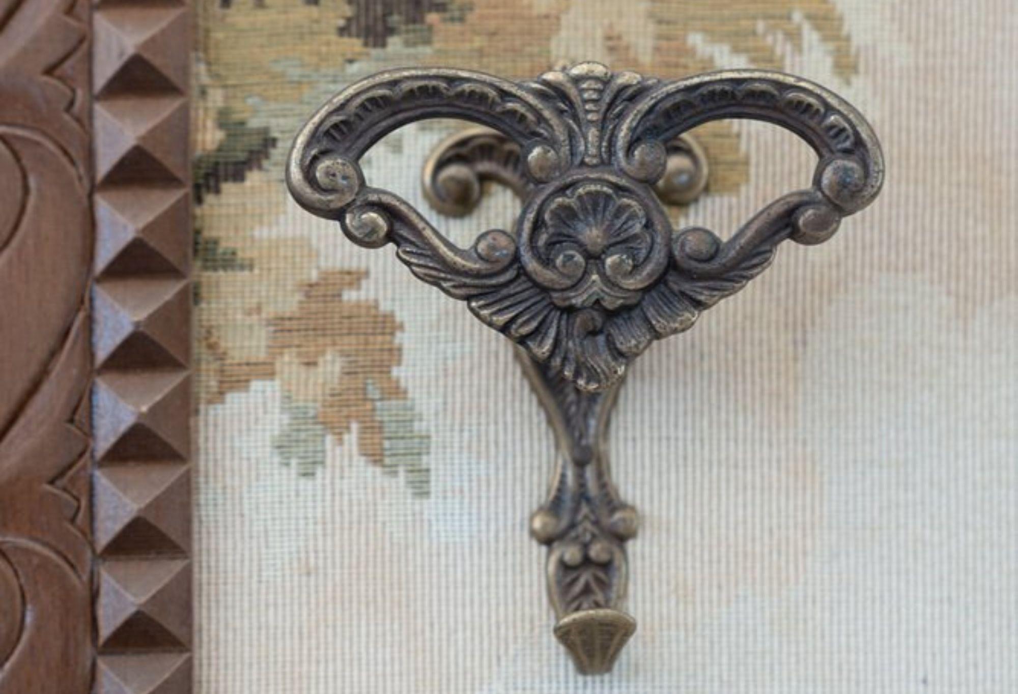 1960s Italian Wooden Coat Rack with Tapestry Hunting Scene For Sale 7