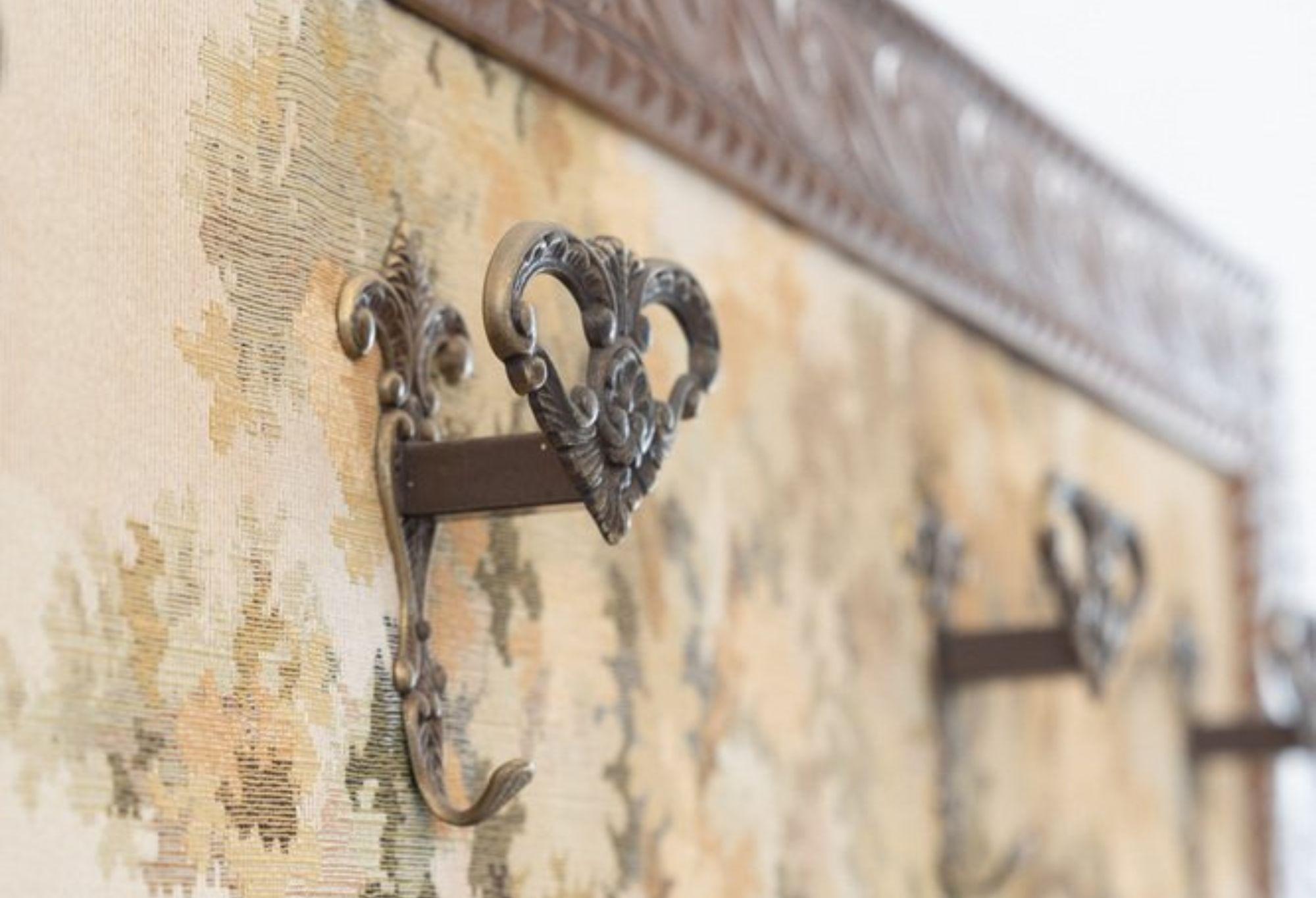 1960s Italian Wooden Coat Rack with Tapestry Hunting Scene For Sale 8