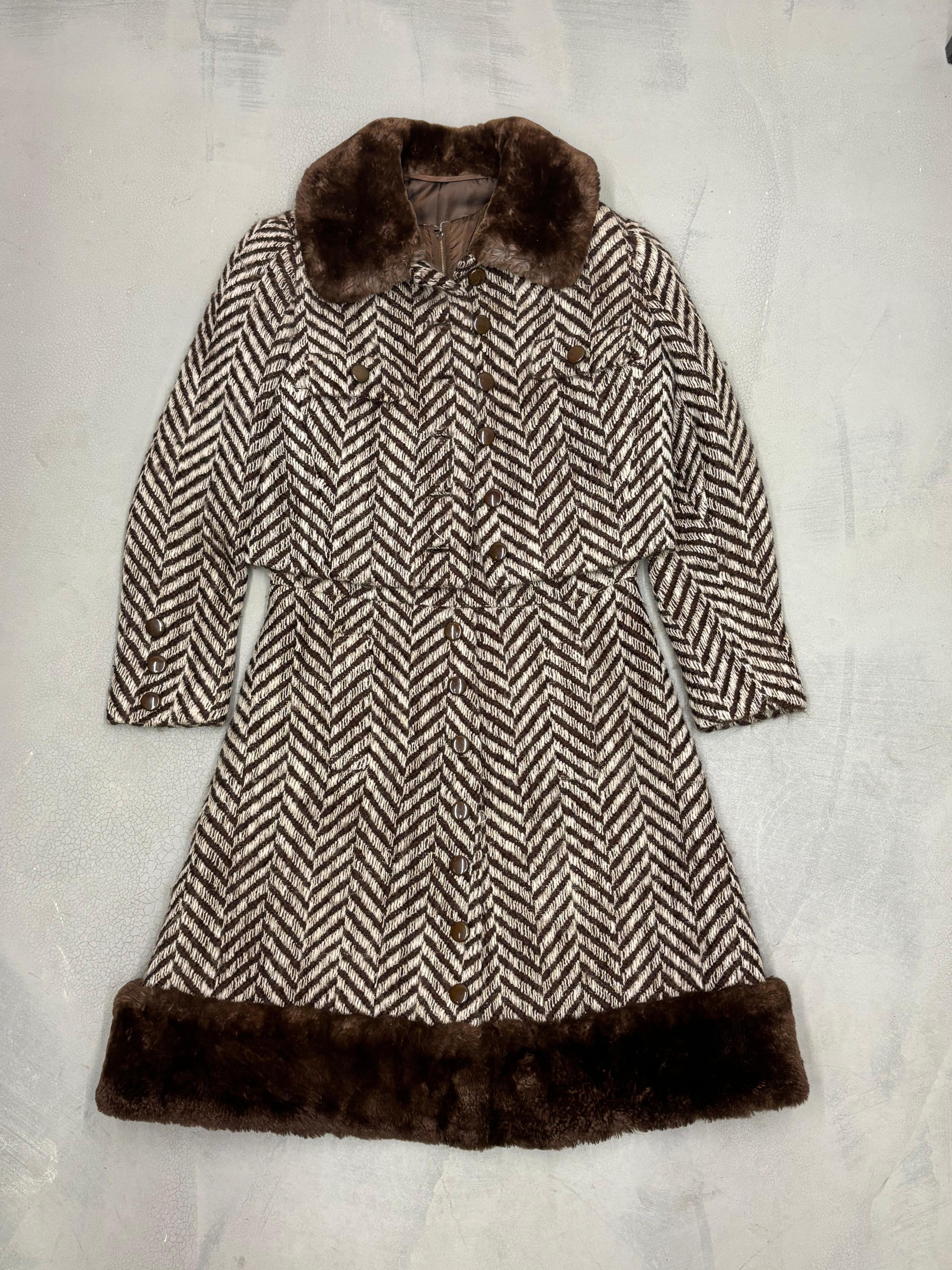 1960's Italian wool dress + jacket with fur trim In Excellent Condition For Sale In Rome, IT