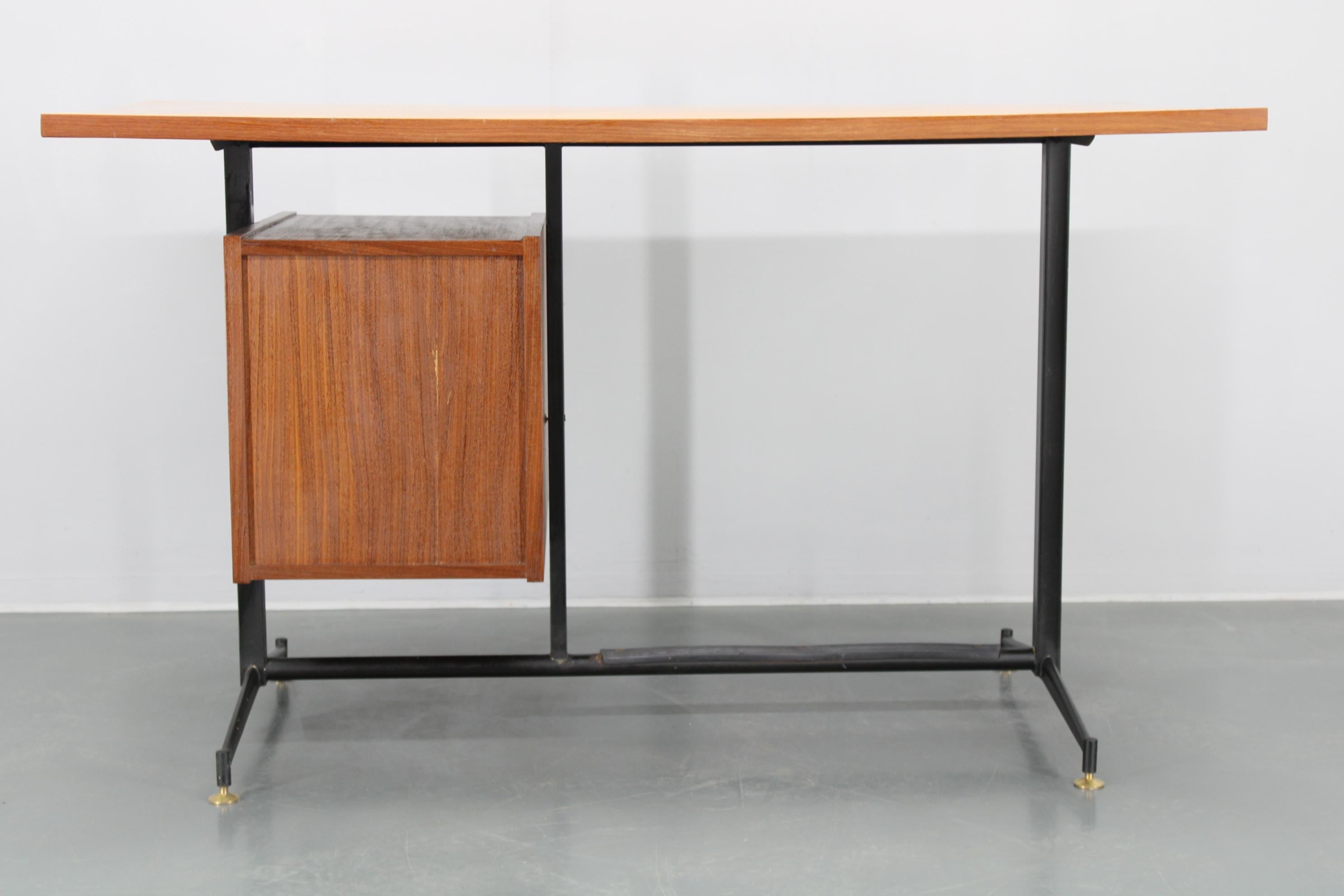 Bureau italien des années 1960 8