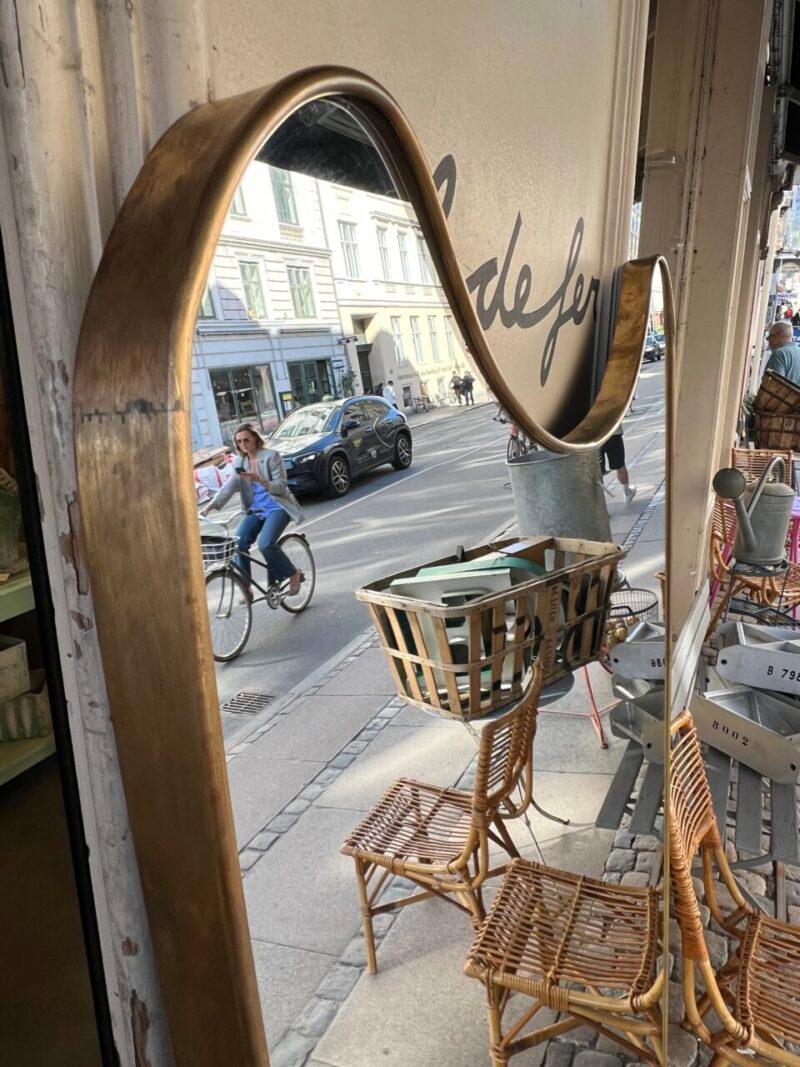 1960s Italy Brass Mirror-Lovely Curvature Above and Below For Sale 1