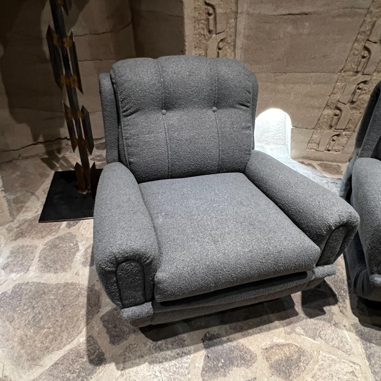 Munari for Poltrona Italian Lounge Chairs Gray Bouclé Italy 1960s In Good Condition For Sale In Chula Vista, CA