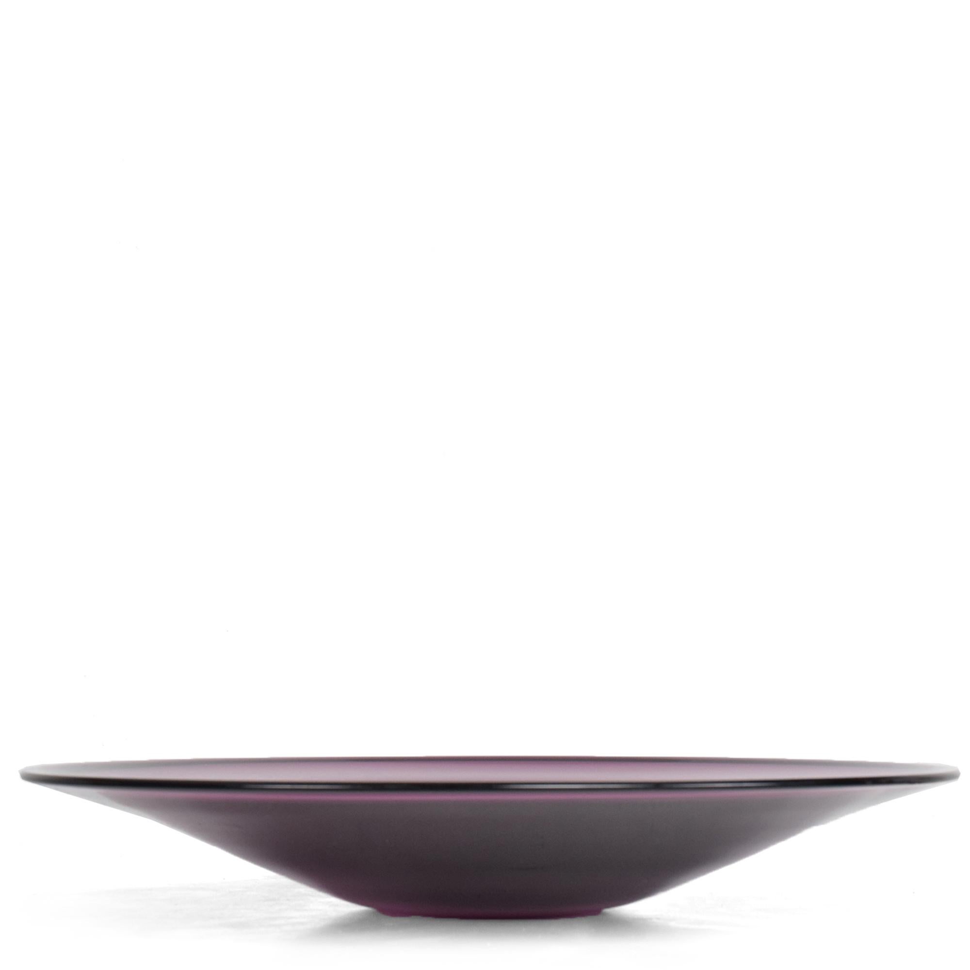 1960s Italy purple rain Modern Murano glass decorative platter made Seguso Vetri d'Arte, circa 1960s

 Mid-Century Modern Murano glass Italian elevated decorative plate, serving bowl platter

 Dimensions: 16 1/2