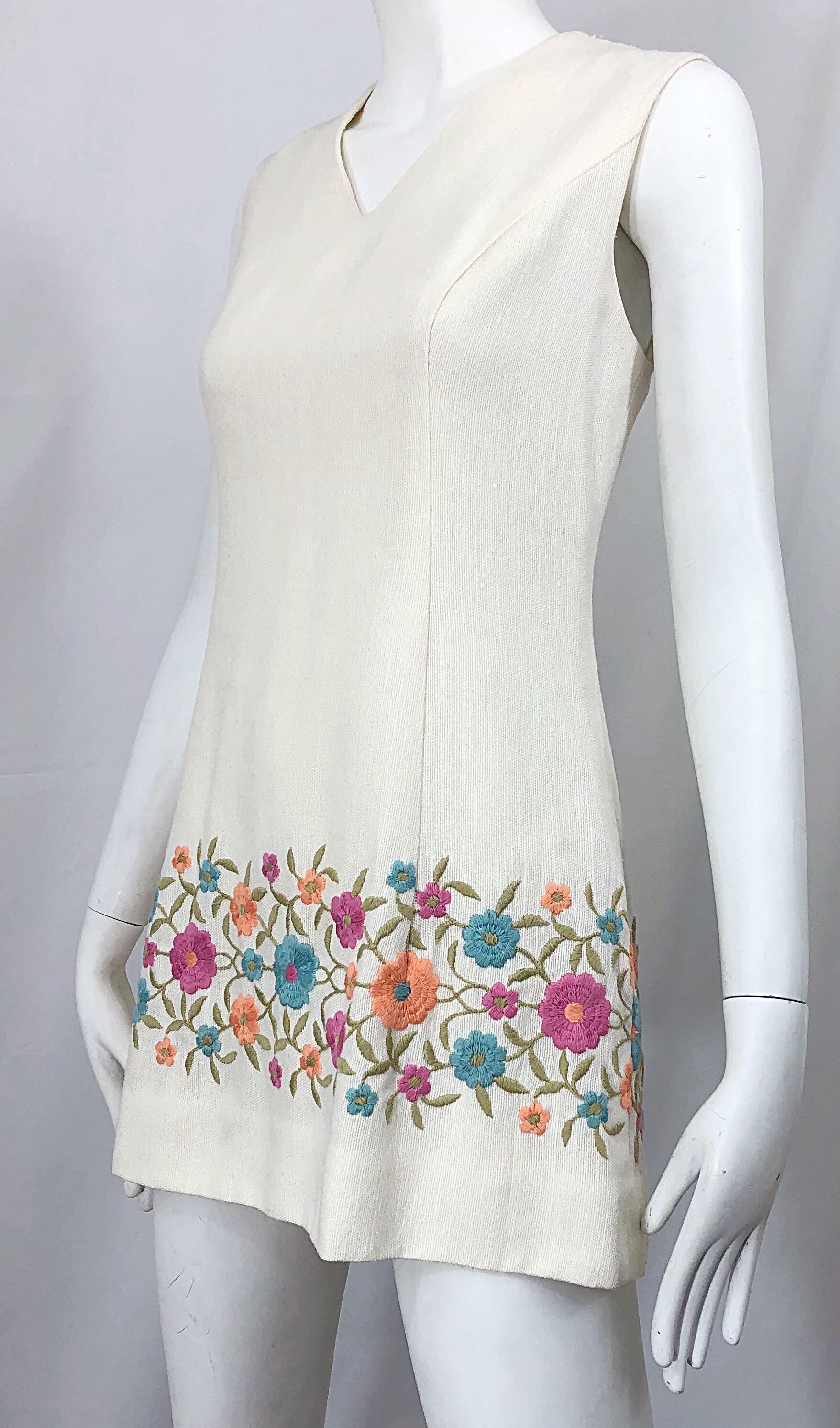 Women's 1960s Ivory Irish Linen Flower Embroidered Vintage 60s A Line Tunic Mini Dress For Sale