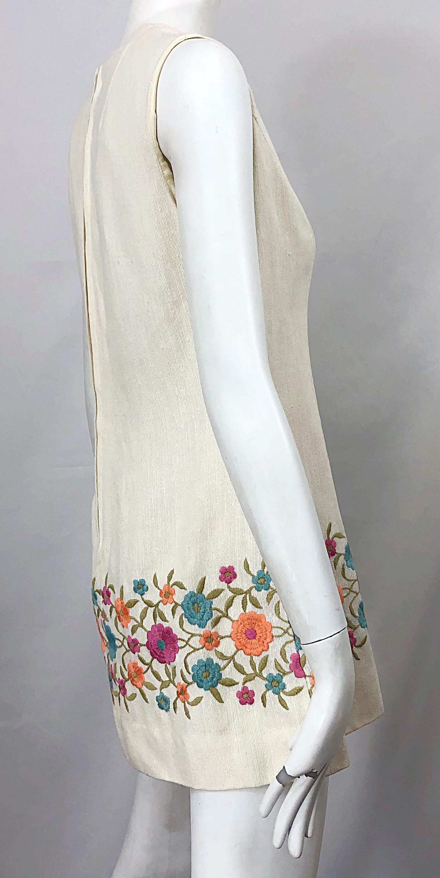 1960s Ivory Irish Linen Flower Embroidered Vintage 60s A Line Tunic Mini Dress For Sale 1