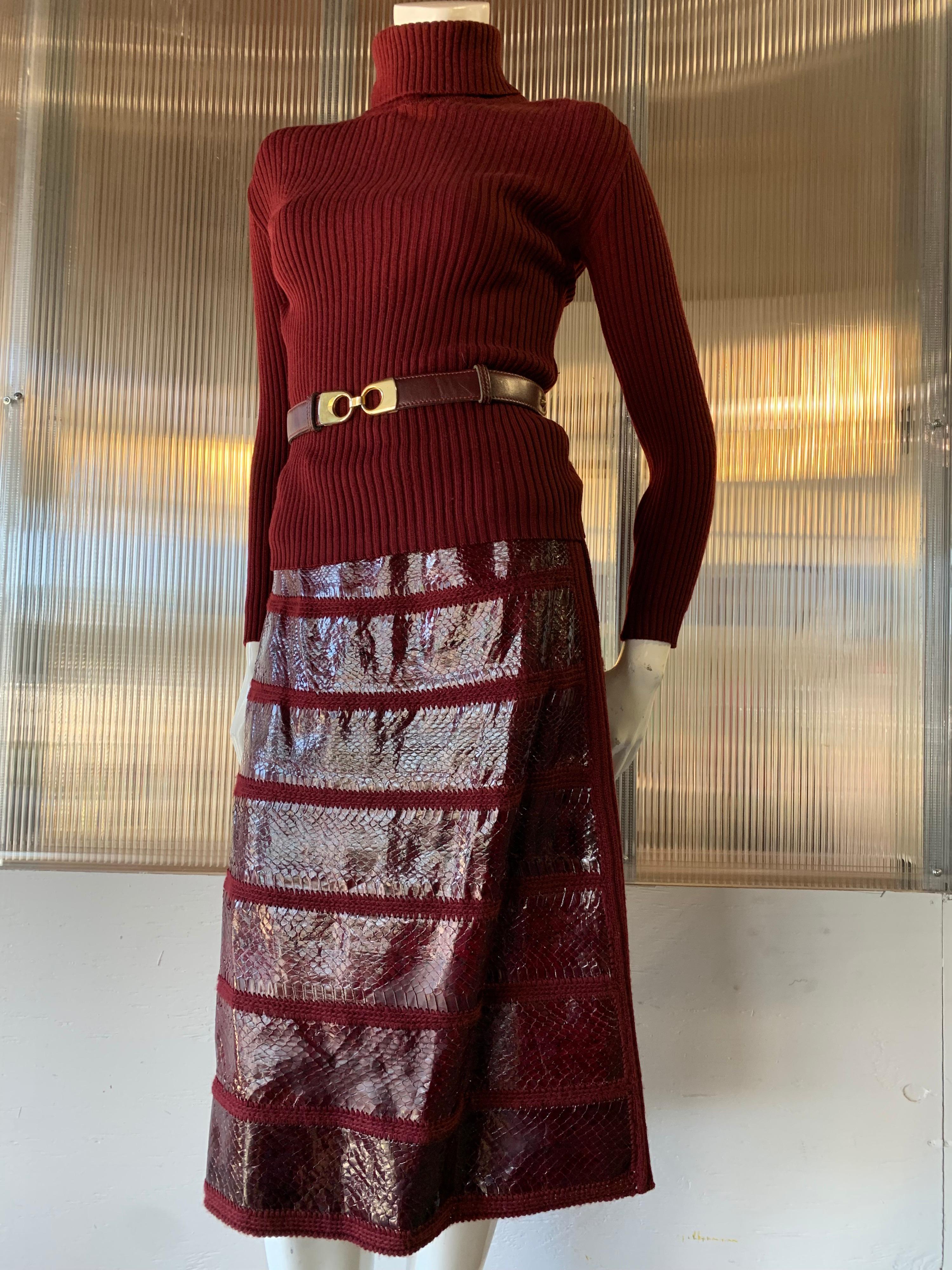 1960s J. Tiktinr 2-Piece Knit Turtleneck Sweater & Snakeskin Skirt In Cranberry  For Sale 4