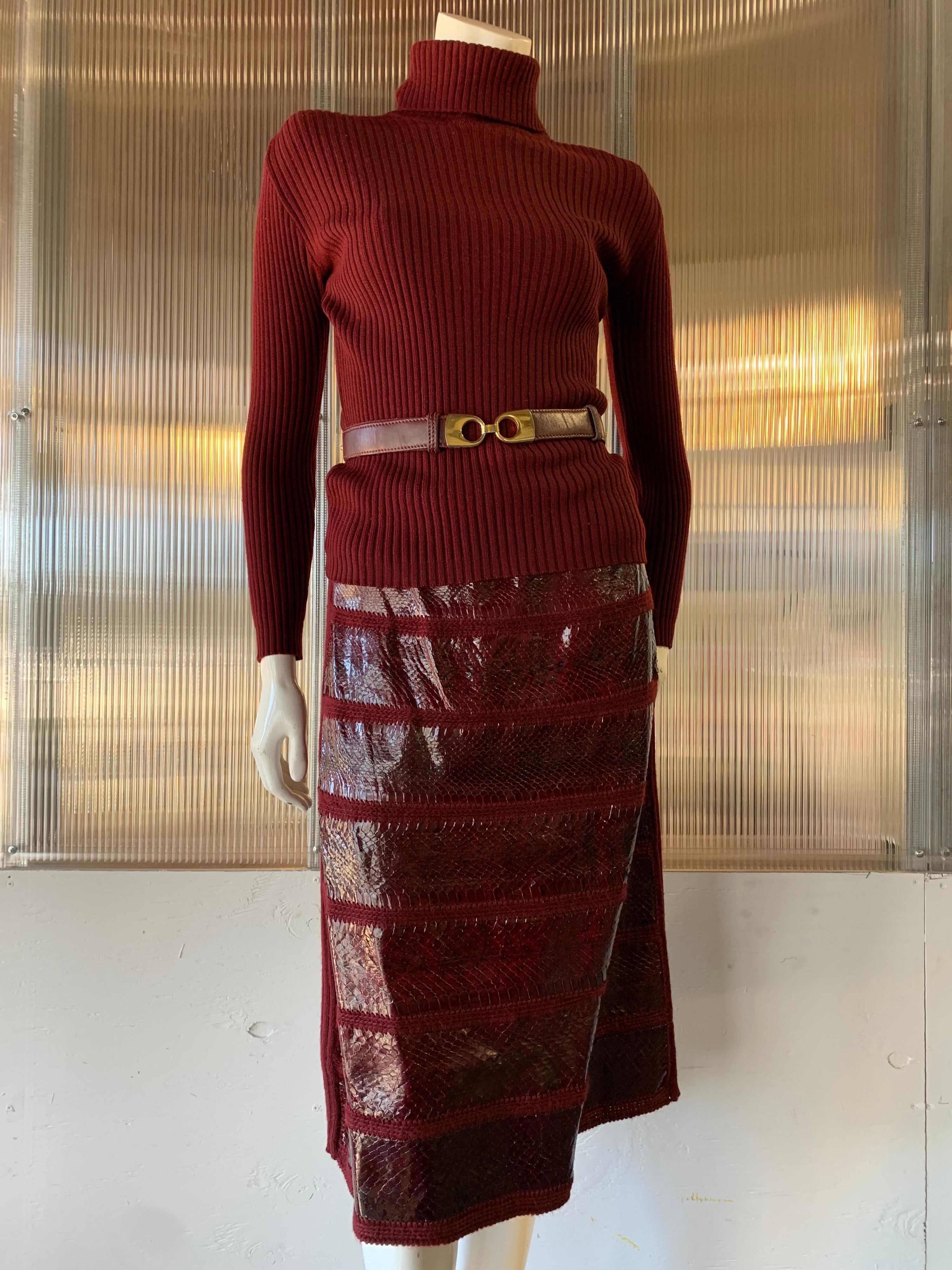 1960s J. Tiktinr 2-Piece Knit Turtleneck Sweater & Snakeskin Skirt In Cranberry  For Sale 7
