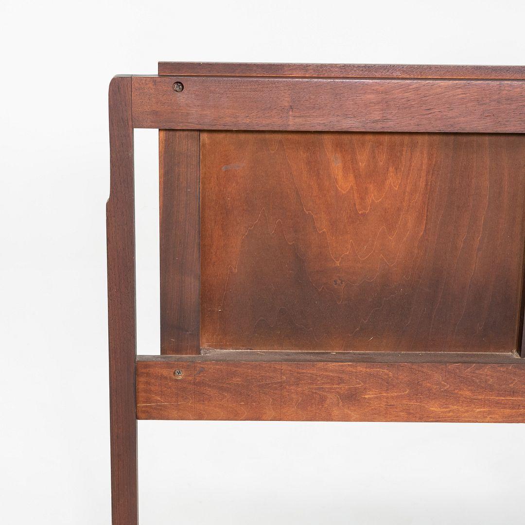 1960s Jack Cartwright for Founders Furniture King Size Walnut Headboard (Tête de lit en noyer) en vente 3