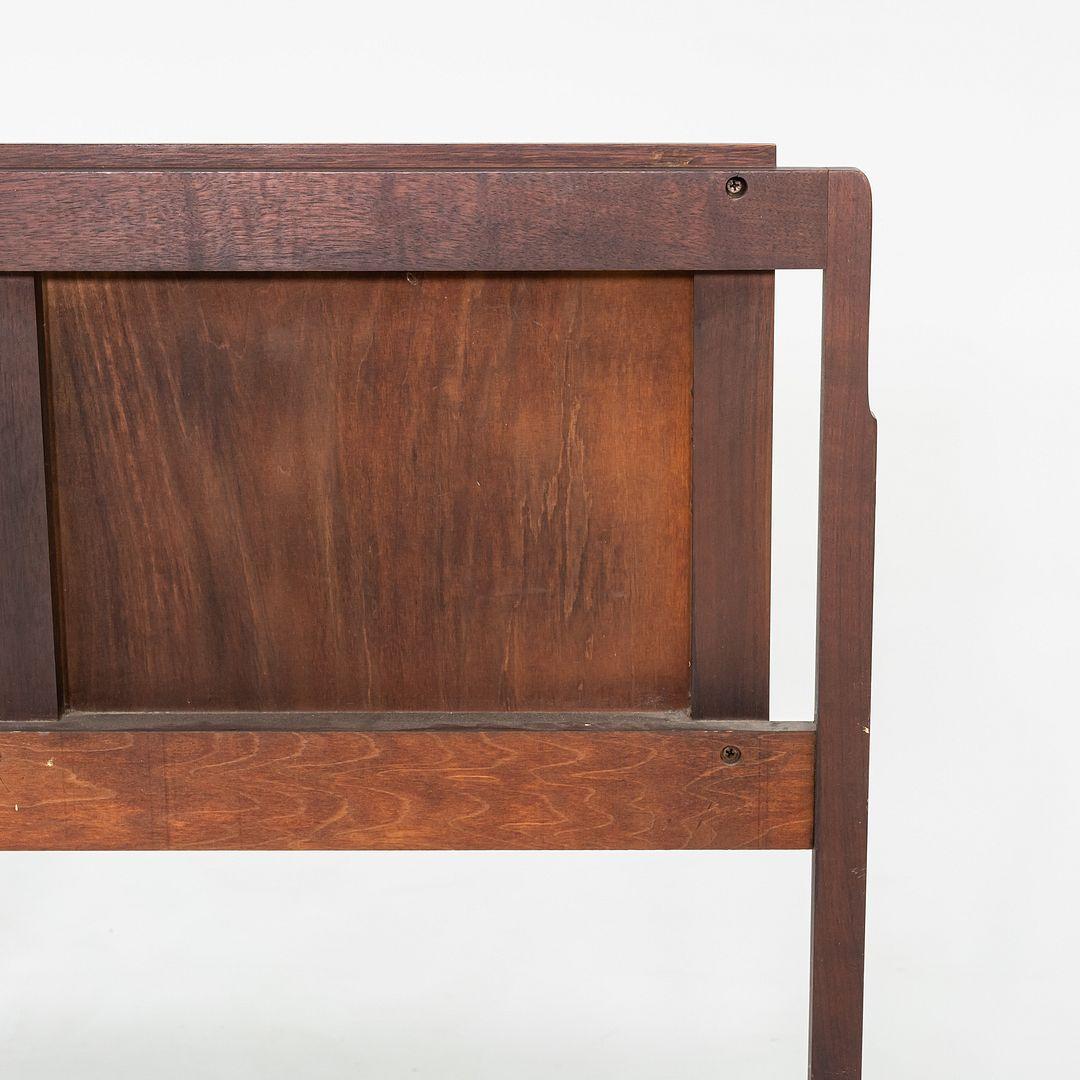 1960s Jack Cartwright for Founders Furniture King Size Walnut Headboard (Tête de lit en noyer) en vente 2
