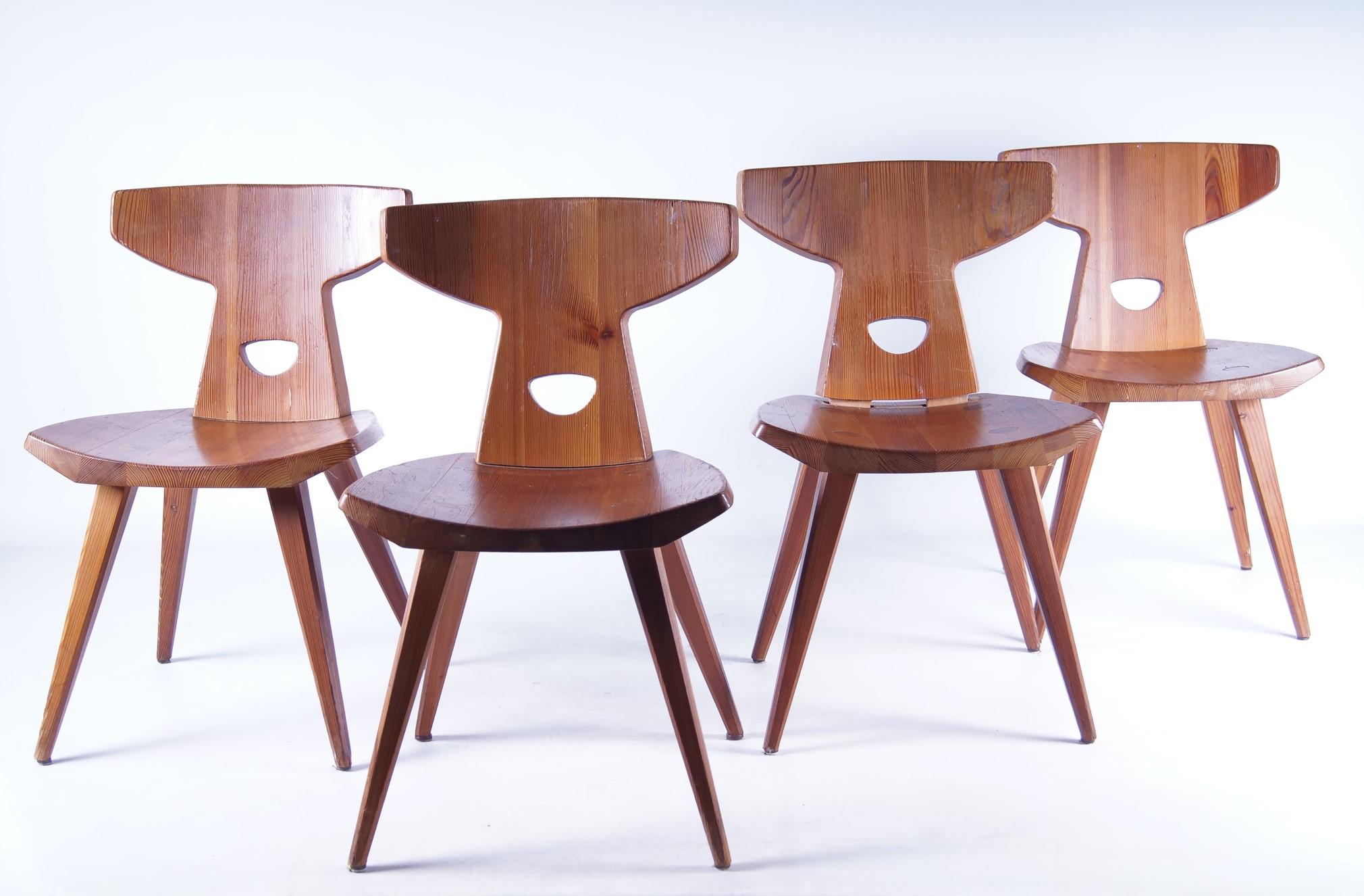 1960s Jacob Kielland-Brandt dining room chairs for I. Christiansen set of 4

Designer: Jacob Kielland-Brandt

Manufacturer: I. Christiansen

Period: 1960's

Origin: Denmark

Material: Fir wood

Color: Pine

Condition: