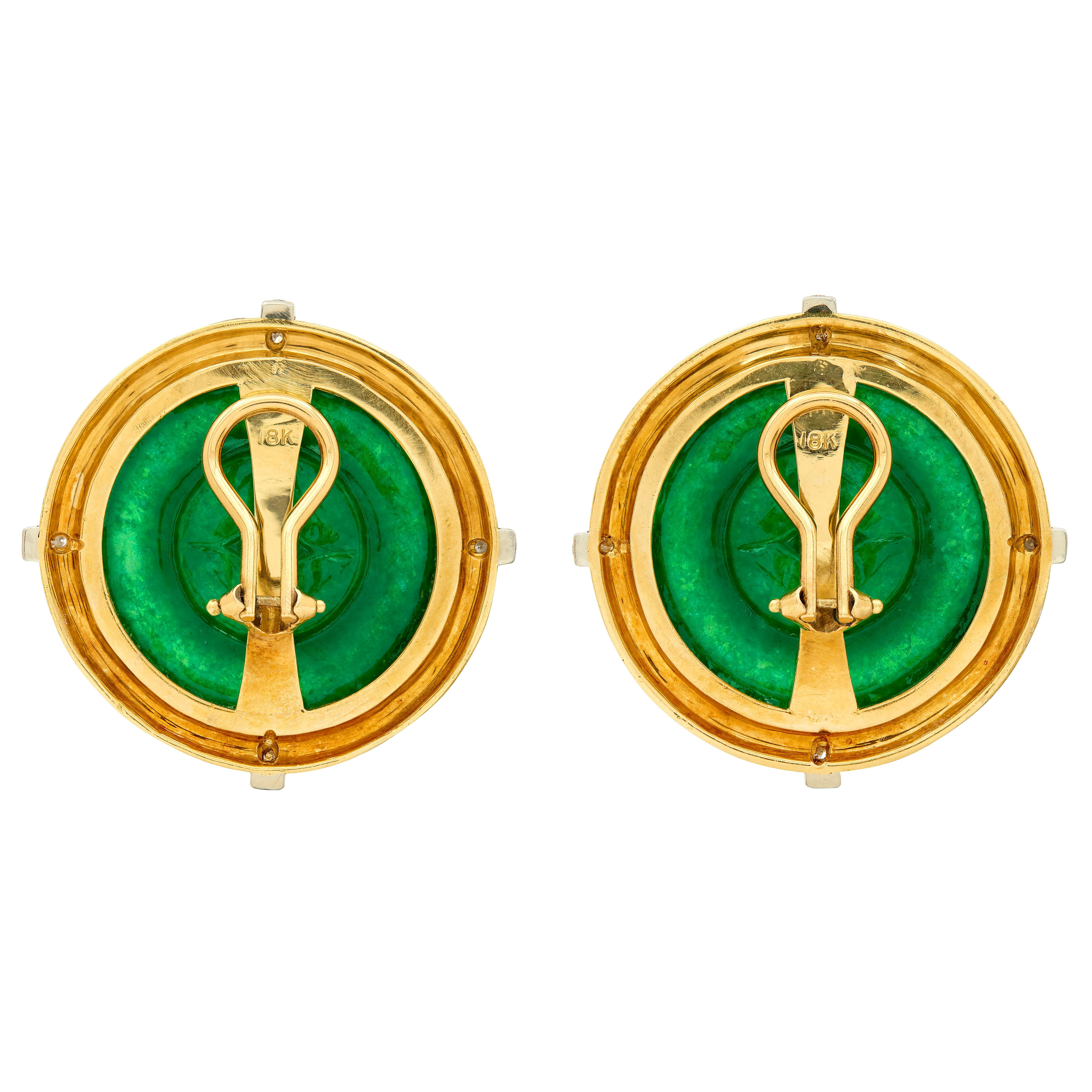 1960's Jade Diamond 18 Karat Two-Tone Gold Star Ear-Clip Earrings In condizioni ottime in vendita a Philadelphia, PA