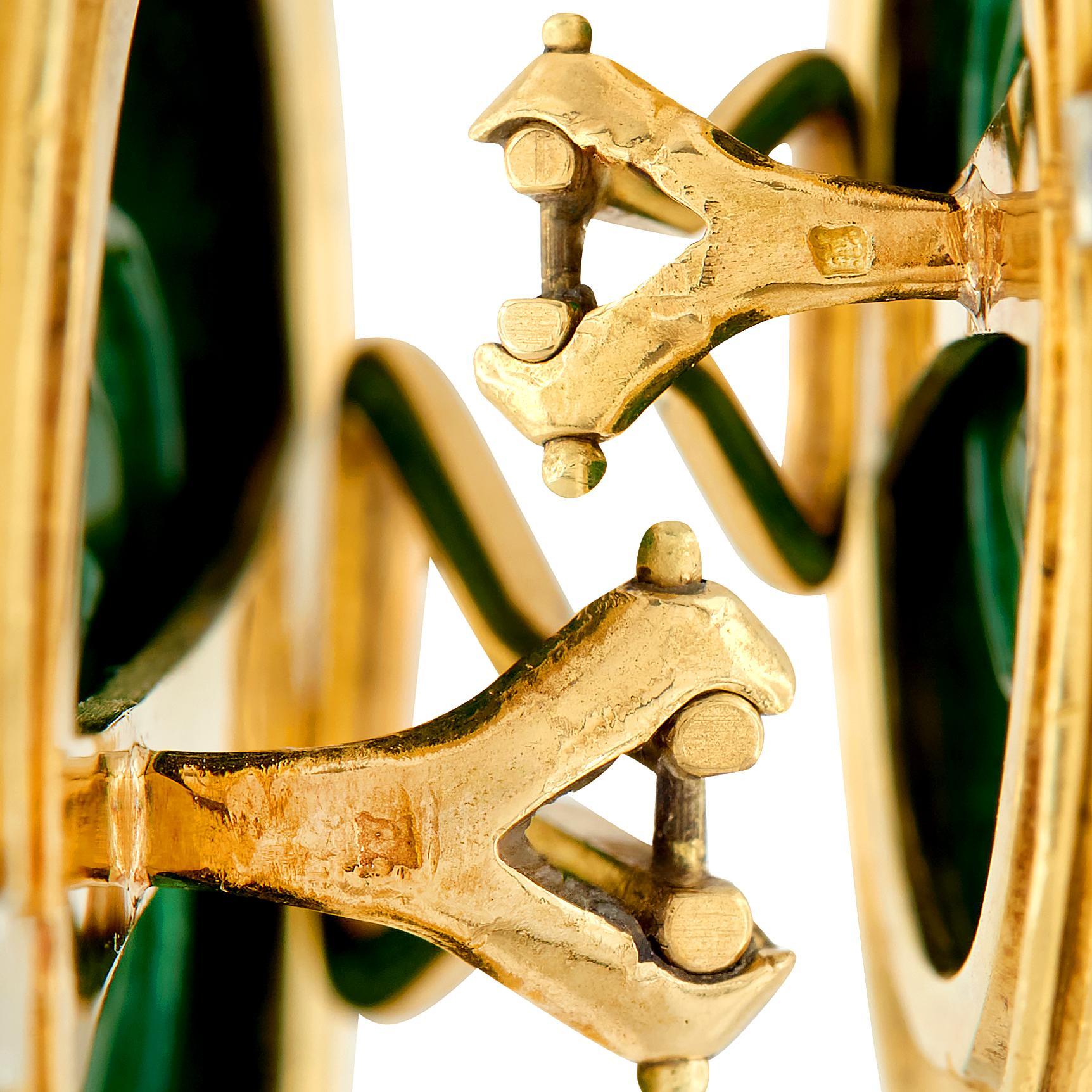 1960's Jade Diamond 18 Karat Two-Tone Gold Star Ear-Clip Earrings in vendita 2