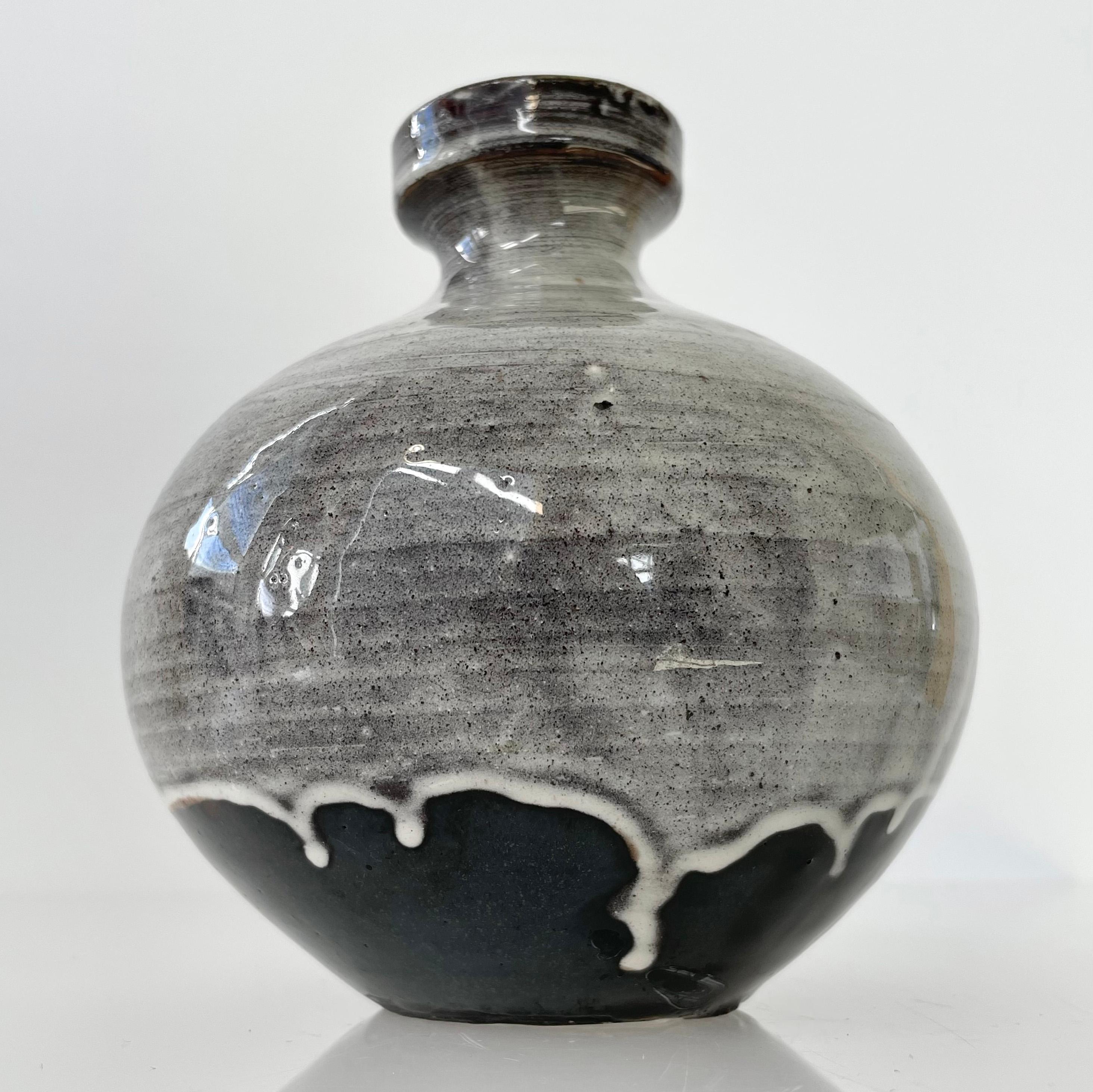 1960's Jakob Gelzer hand made ceramic vase For Sale 5