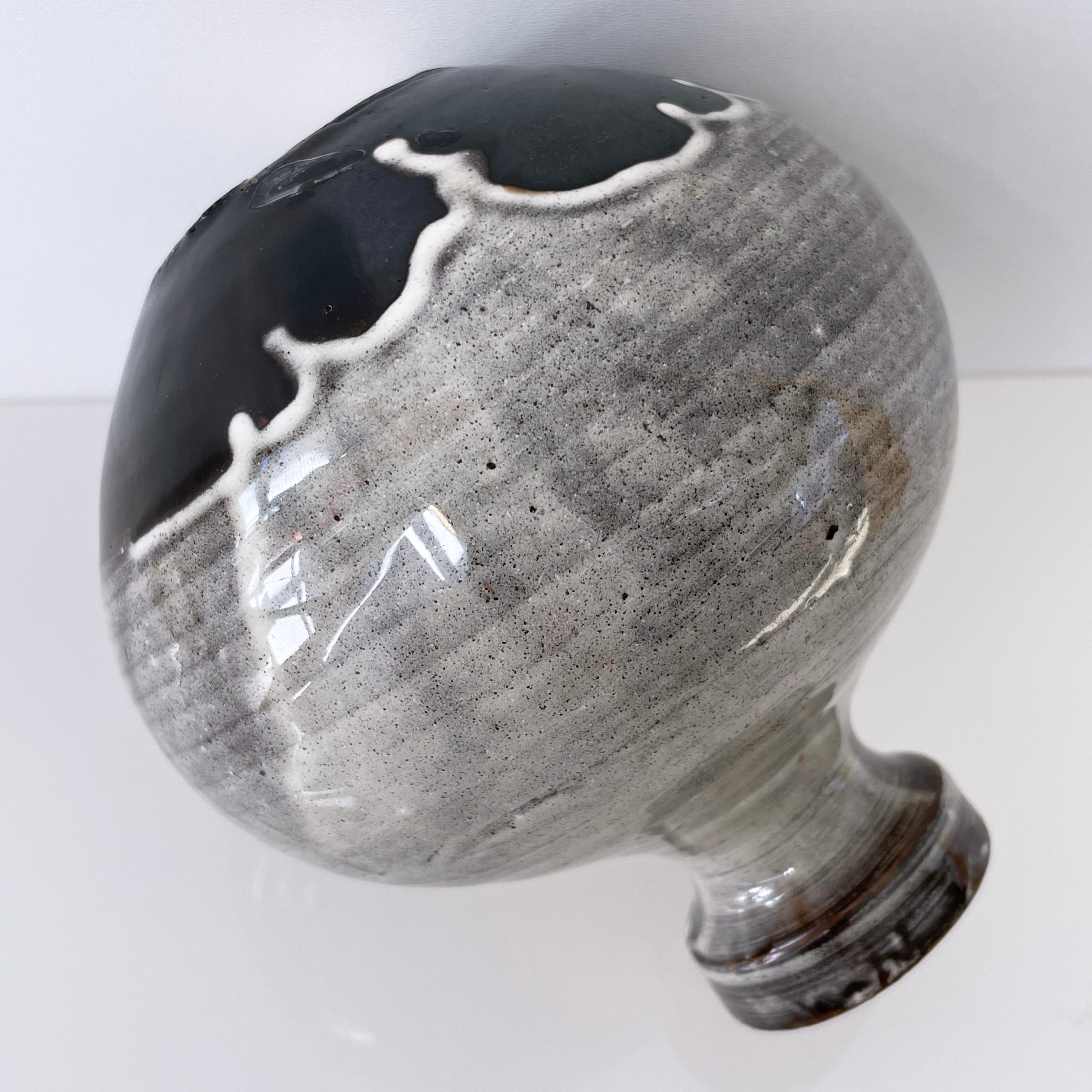 1960's Jakob Gelzer hand made ceramic vase For Sale 7