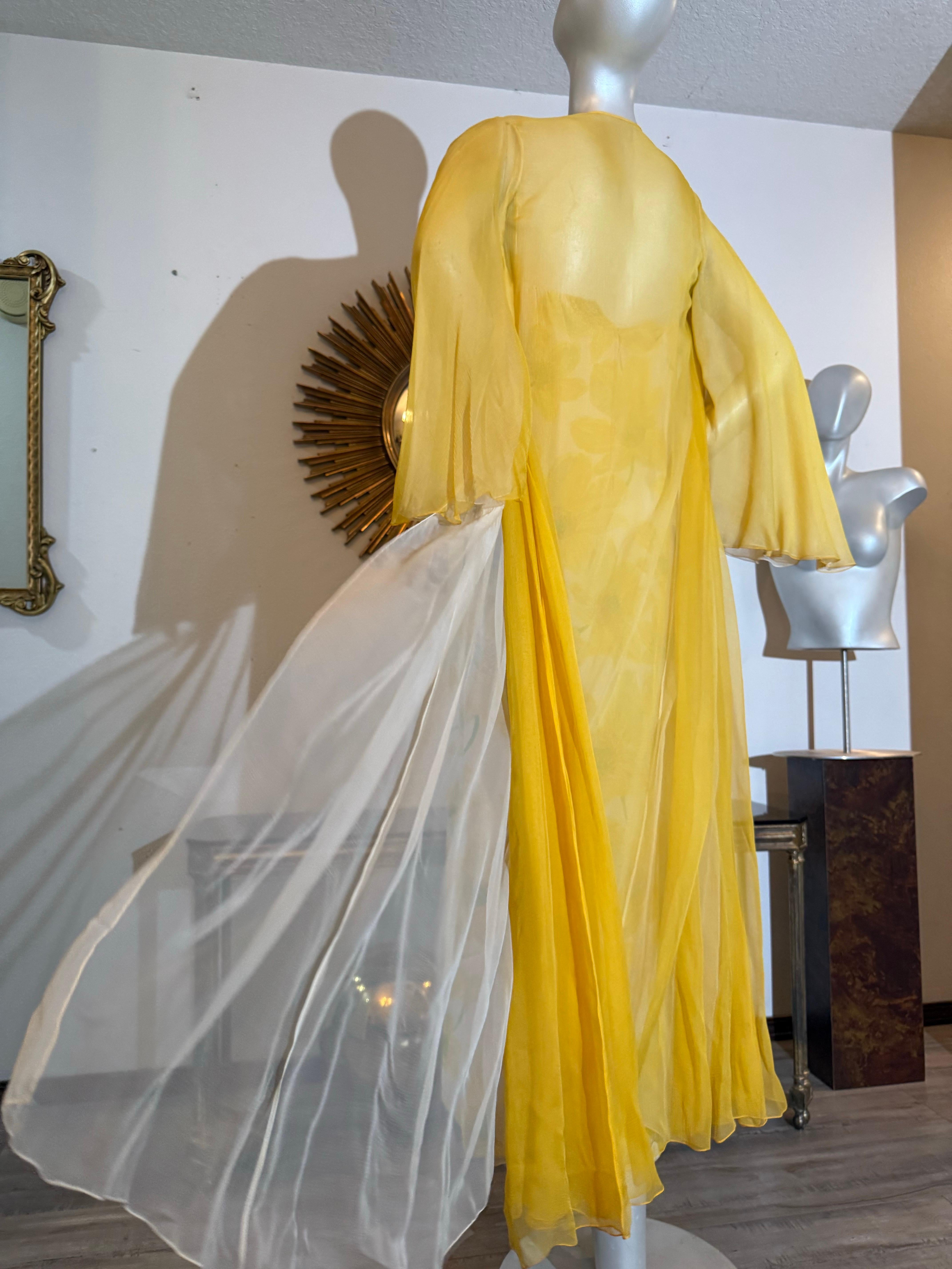 James Galanos, 1960 Robe longue Empire imprimée marguerite avec plumeau en mousseline coordonné en vente 6