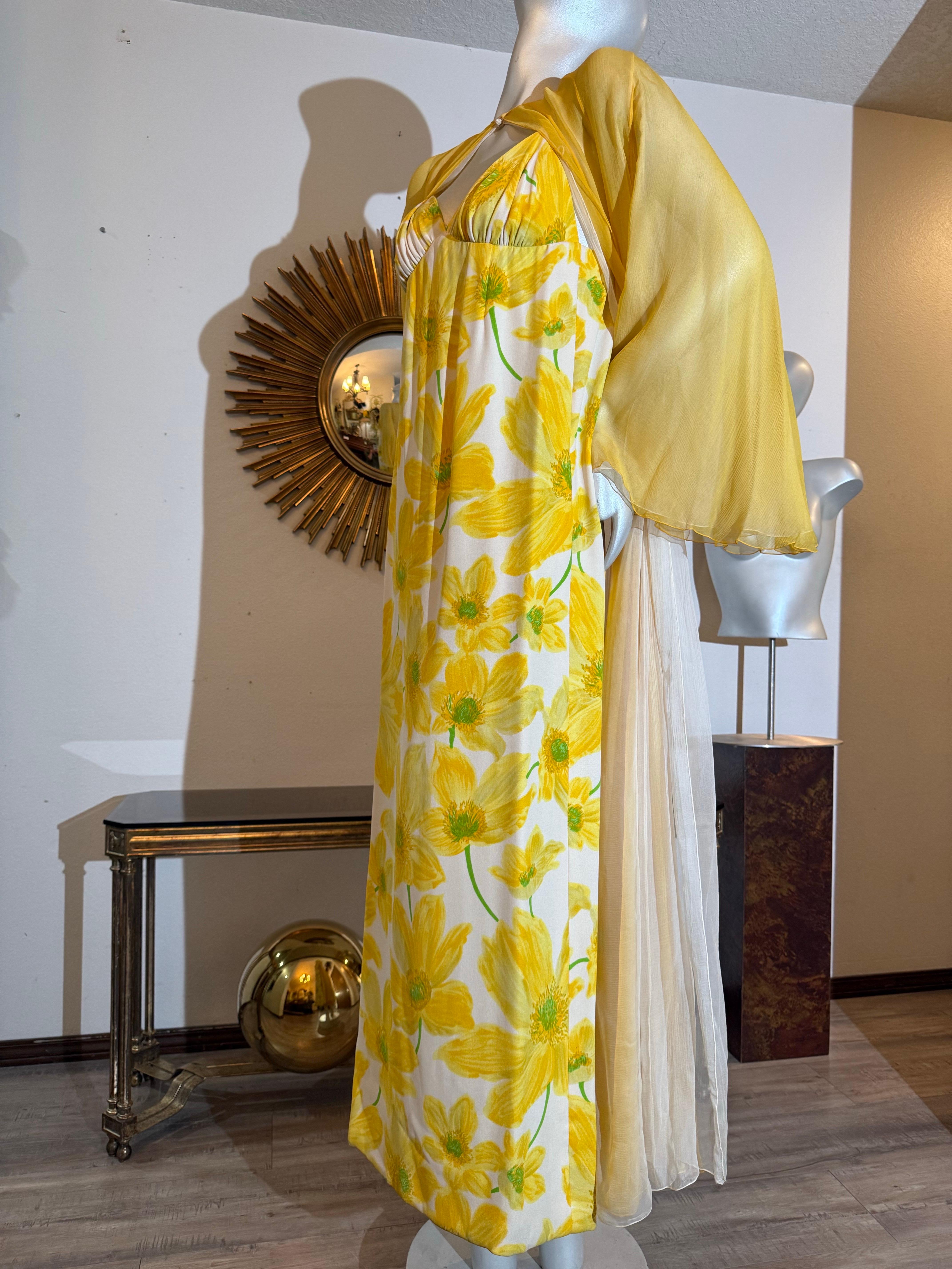 James Galanos, 1960 Robe longue Empire imprimée marguerite avec plumeau en mousseline coordonné Excellent état - En vente à Gresham, OR