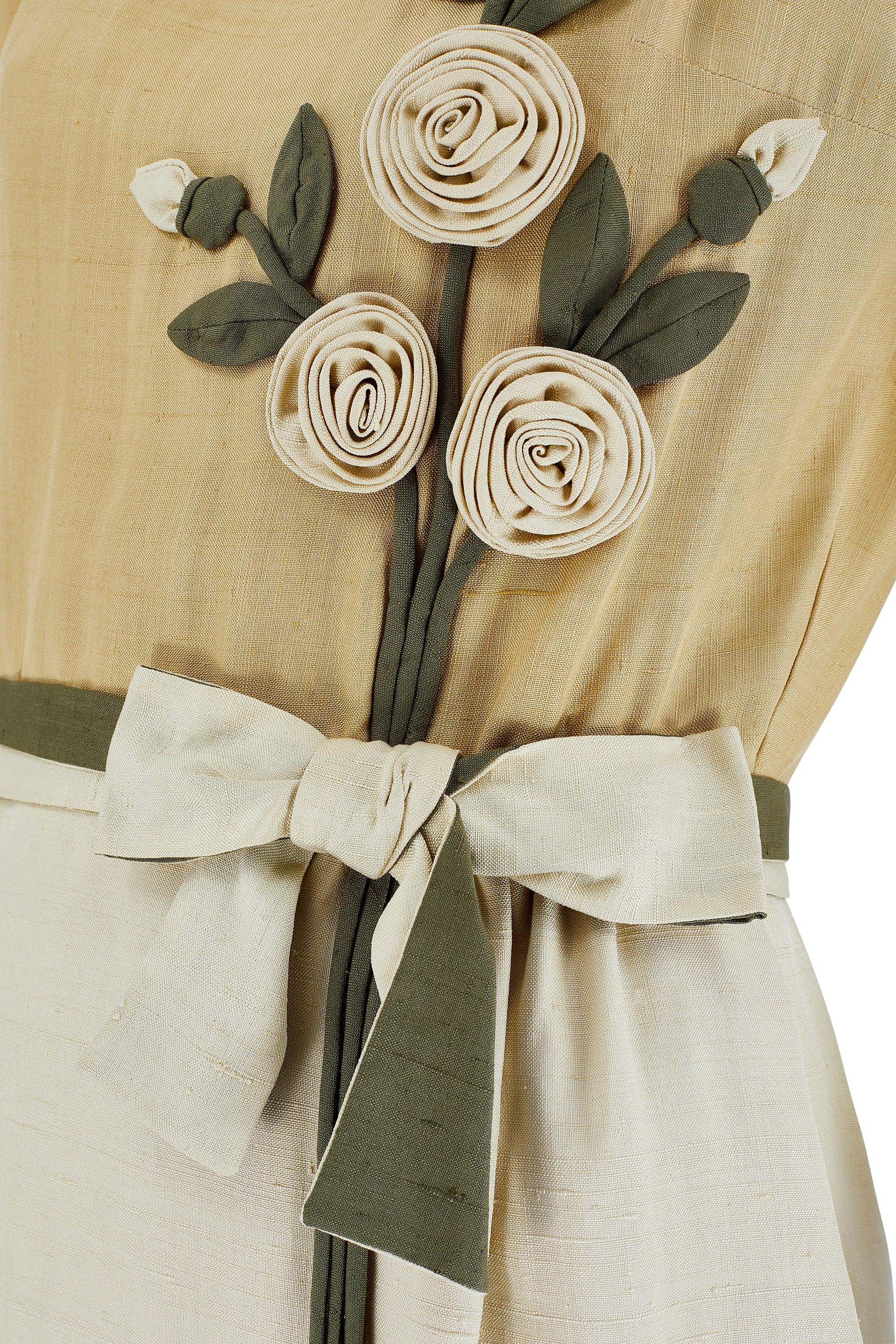1960s Jane Frye Silk Green Dress with 3D Floral Applique In Excellent Condition For Sale In London, GB