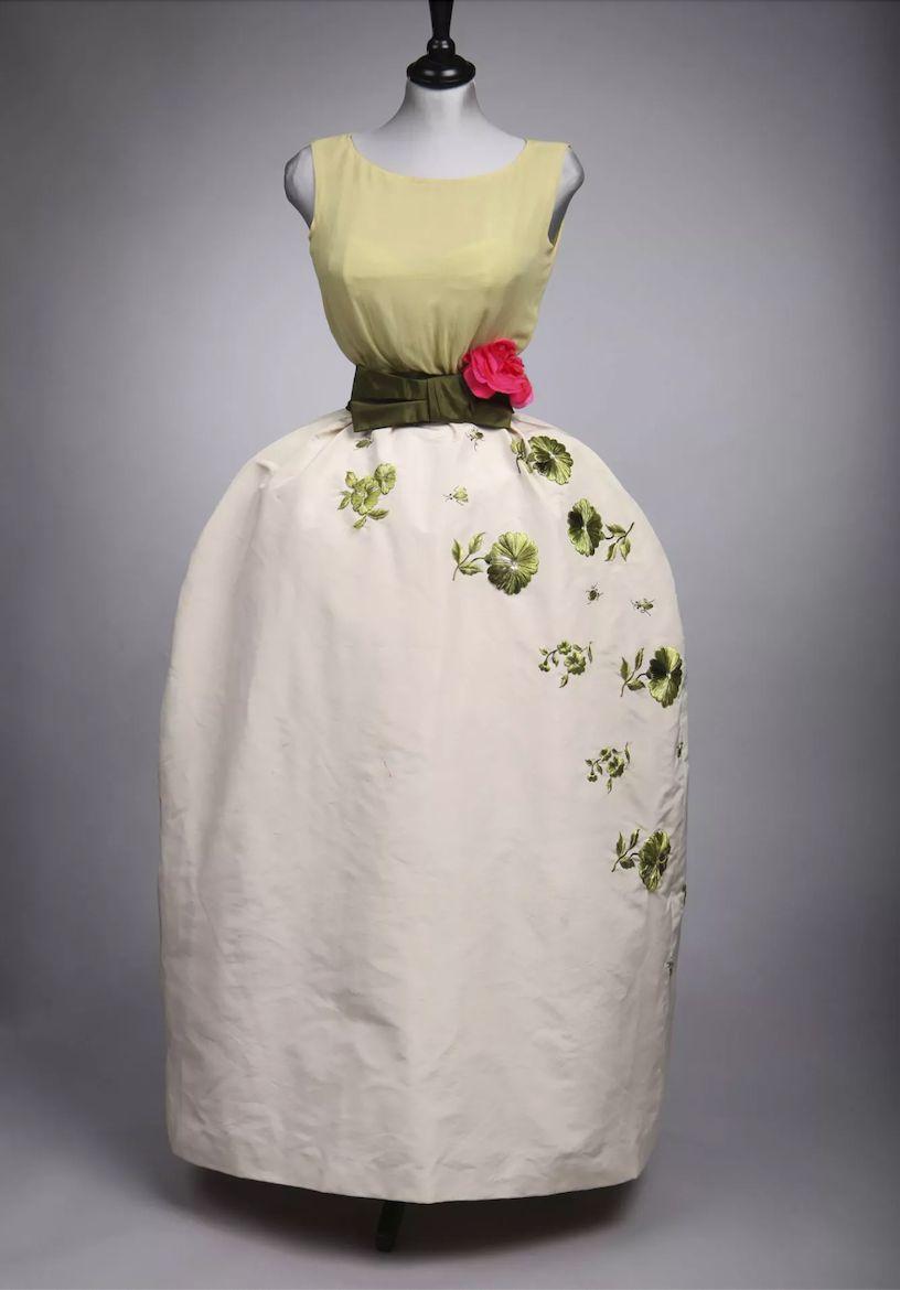 1960s Jane Frye Silk Green Dress with 3D Floral Applique For Sale 1