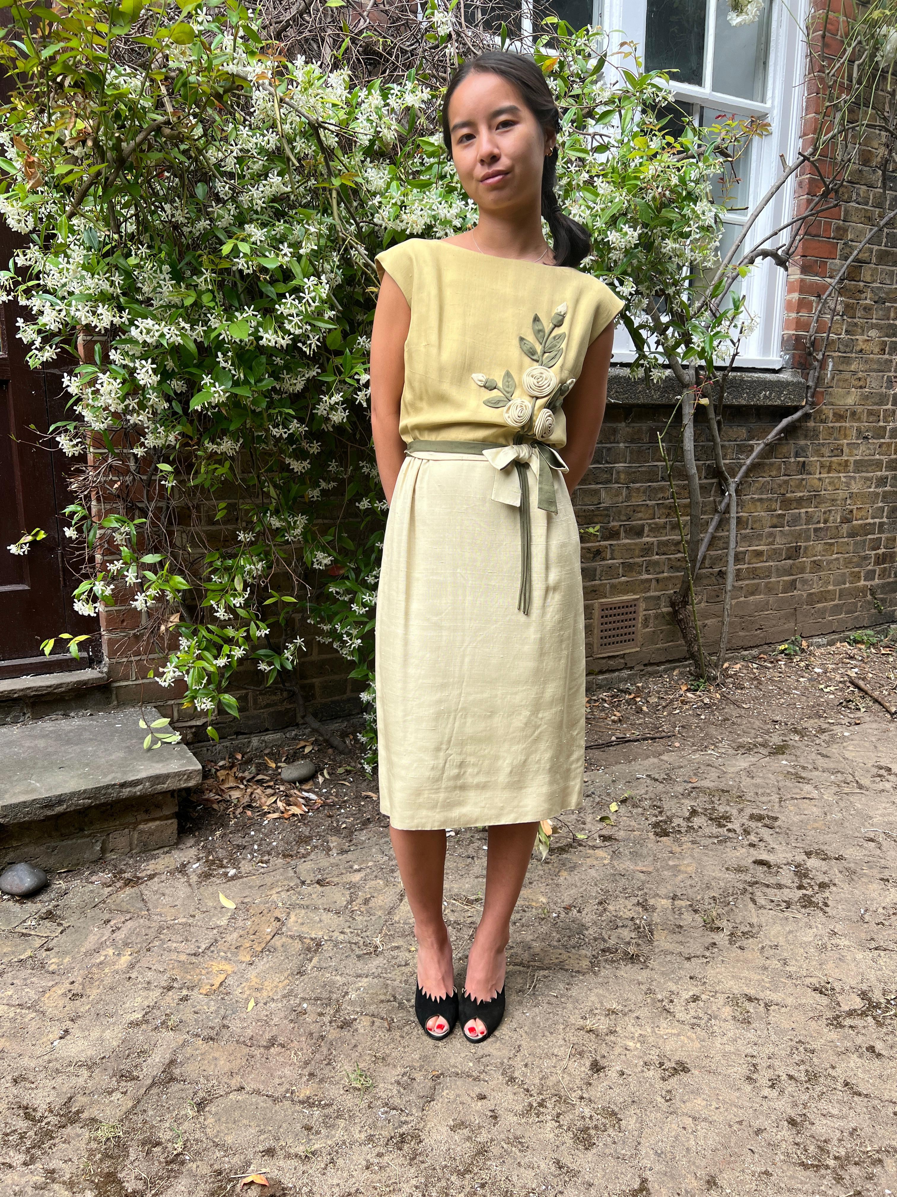 1960s Jane Frye Silk Green Dress with 3D Floral Applique For Sale 2