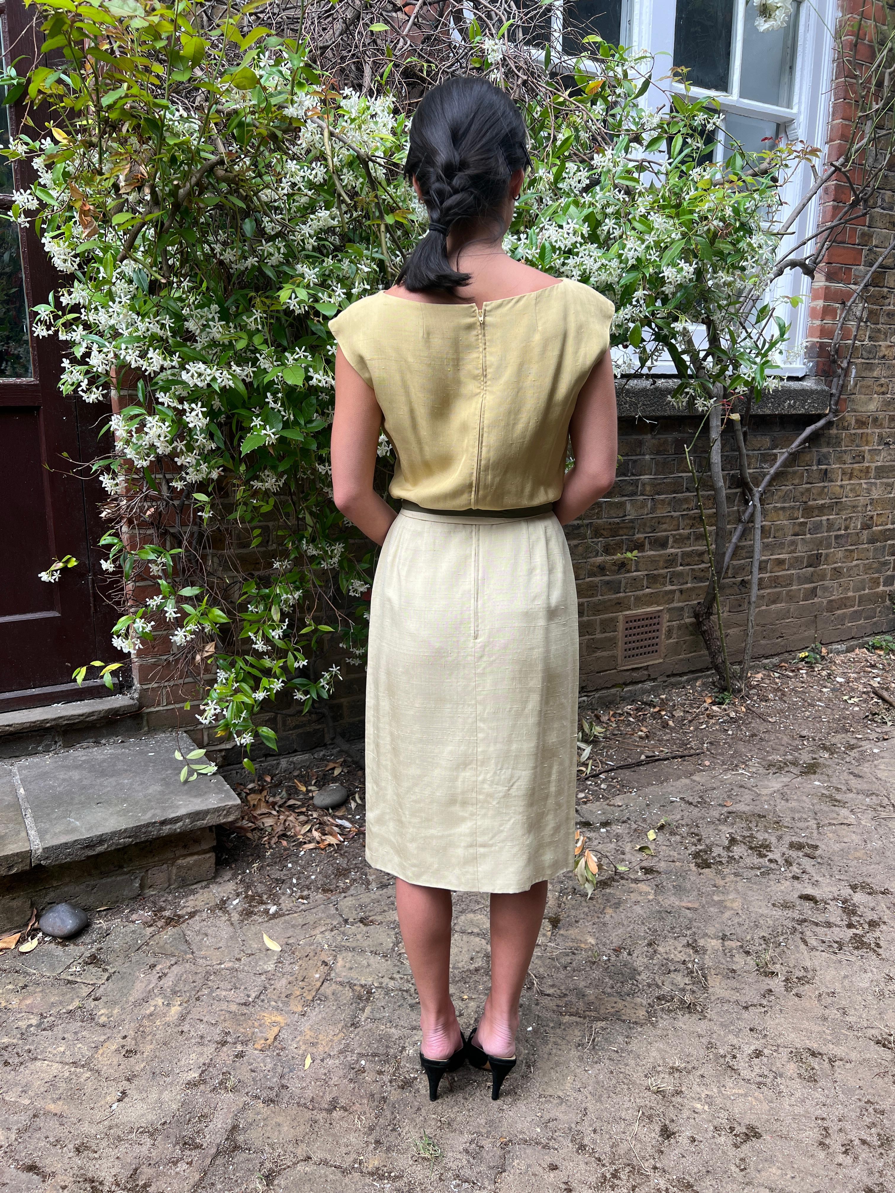 1960s Jane Frye Silk Green Dress with 3D Floral Applique For Sale 3