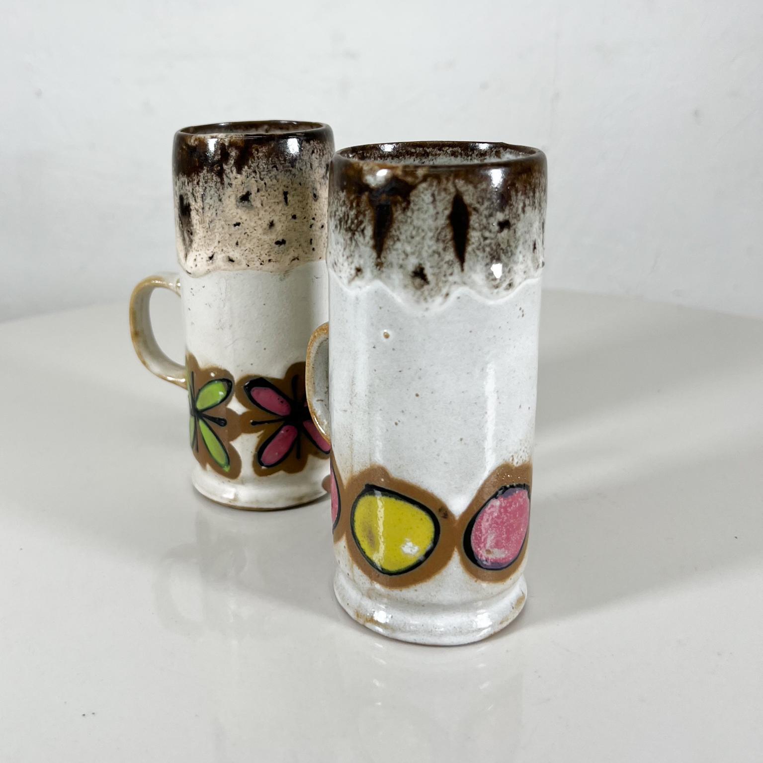 1960s Japan MCM Set of Two Colorful Mugs Hand Painted Stoneware Lava Glaze In Good Condition In Chula Vista, CA