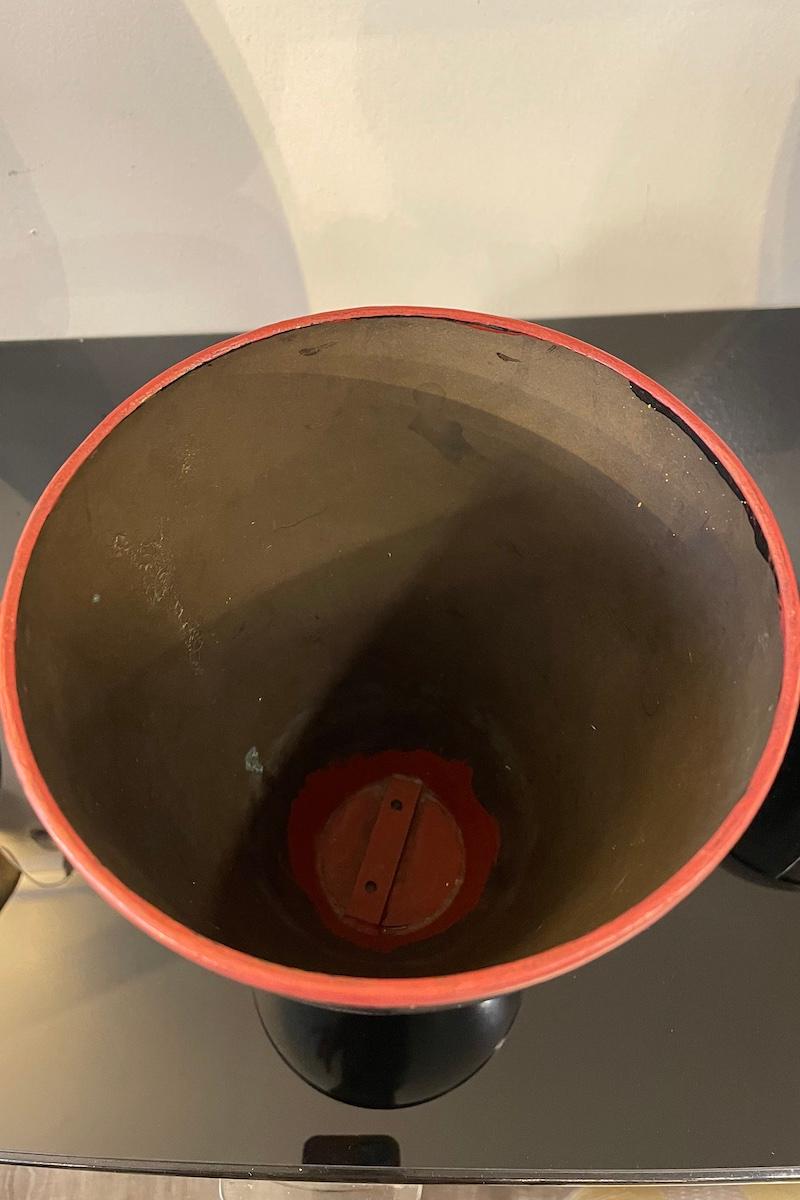 Vaso giapponese in metallo nero del 1960 in vendita 6
